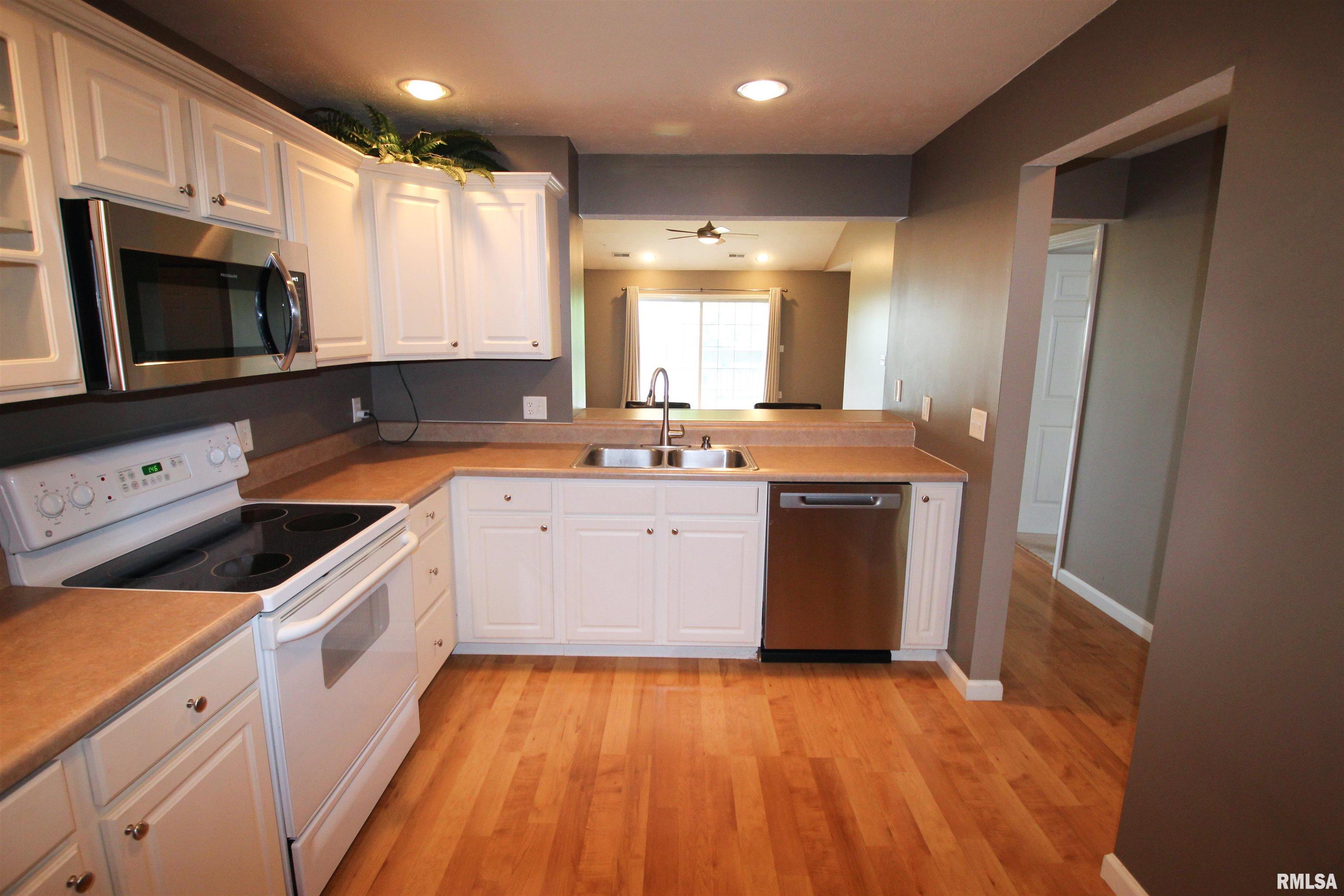 4507 N Thornhill Drive #203C, Peoria, Illinois image 11