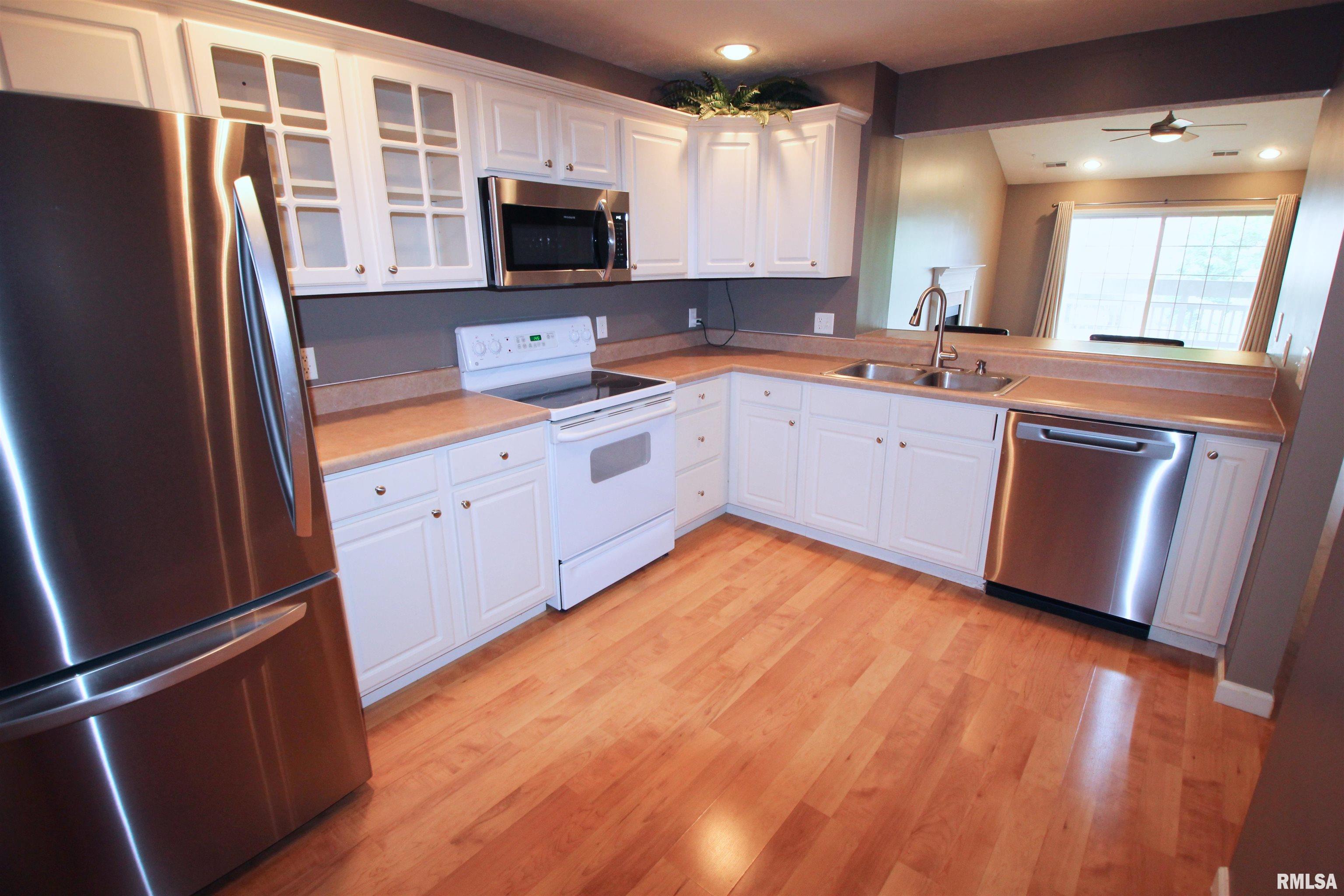 4507 N Thornhill Drive #203C, Peoria, Illinois image 13
