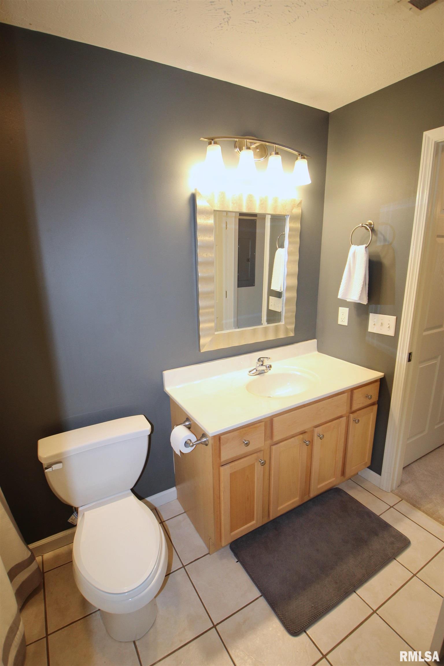 4507 N Thornhill Drive #203C, Peoria, Illinois image 32