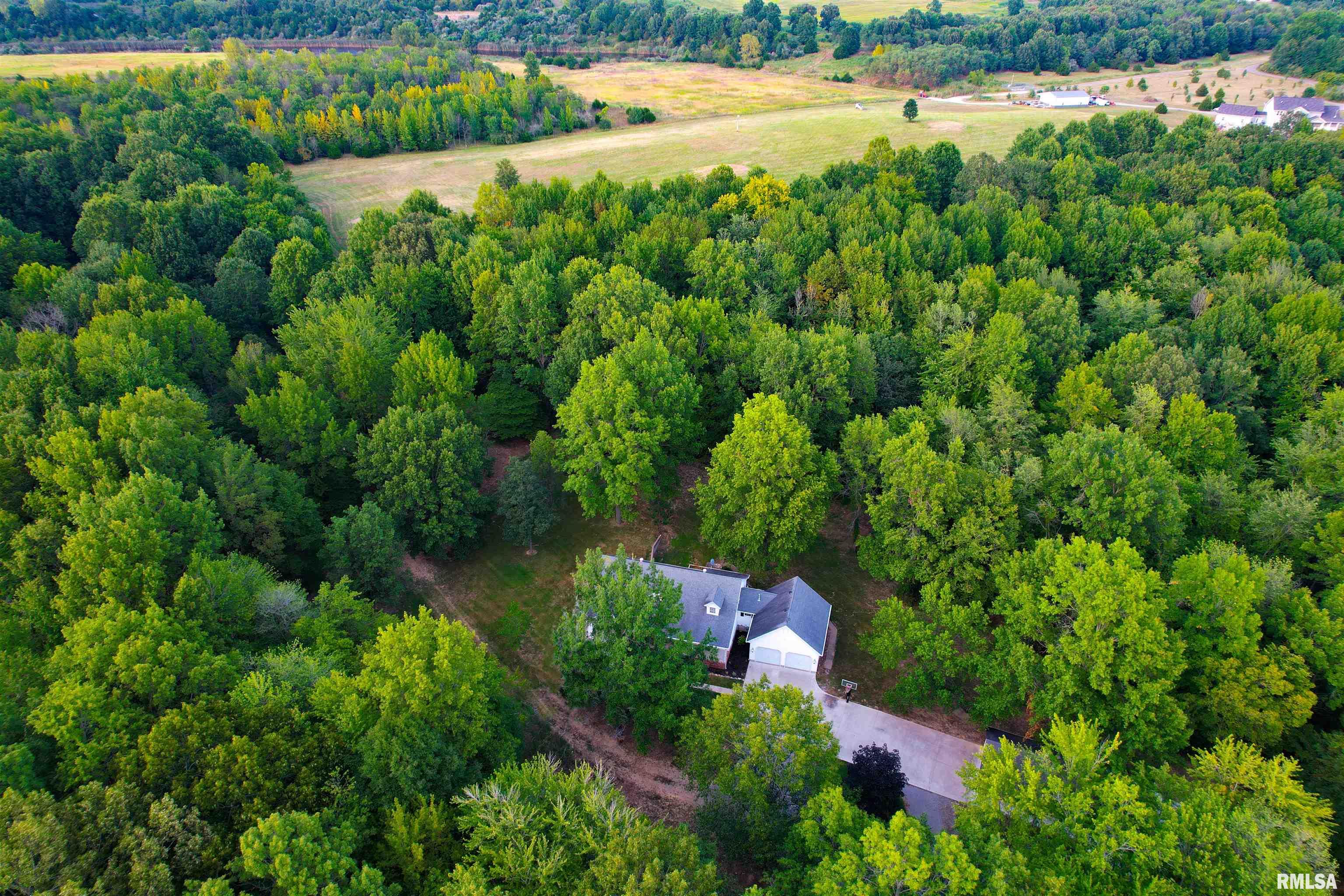 200 Quail Run, Carterville, Illinois image 9