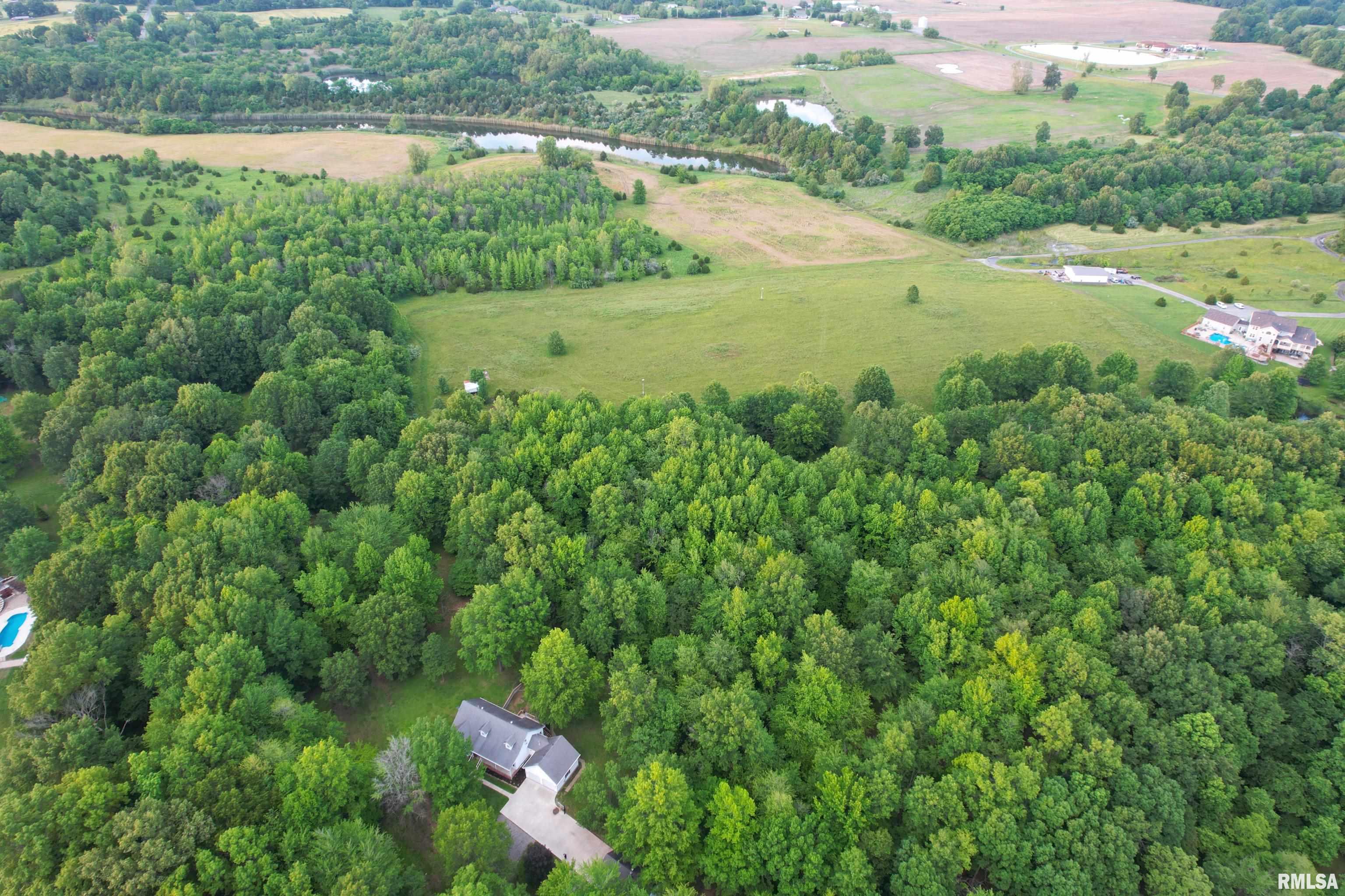 200 Quail Run, Carterville, Illinois image 13