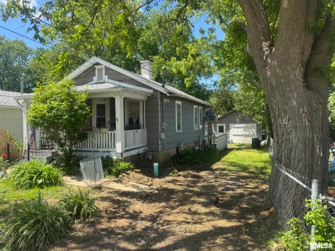 Homes For Sale - 2805 S 15th Street<br/> Springfield, IL 62703