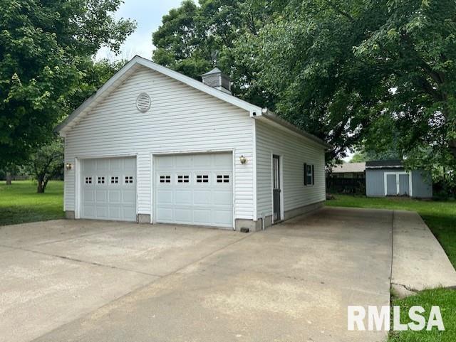 11 Jones Place, Jacksonville, Illinois image 34