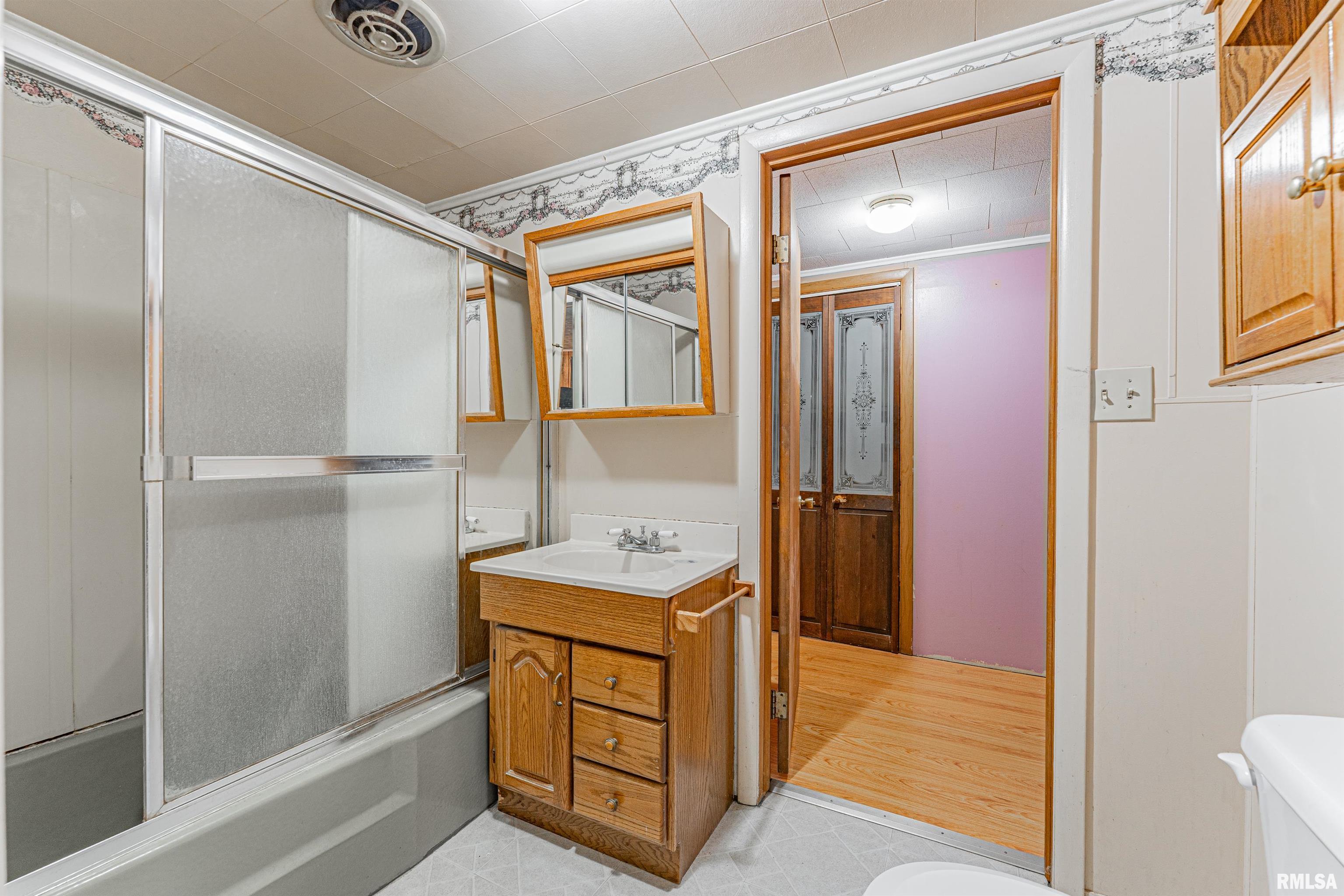 1203 N Logan Street, Lincoln, Illinois image 17
