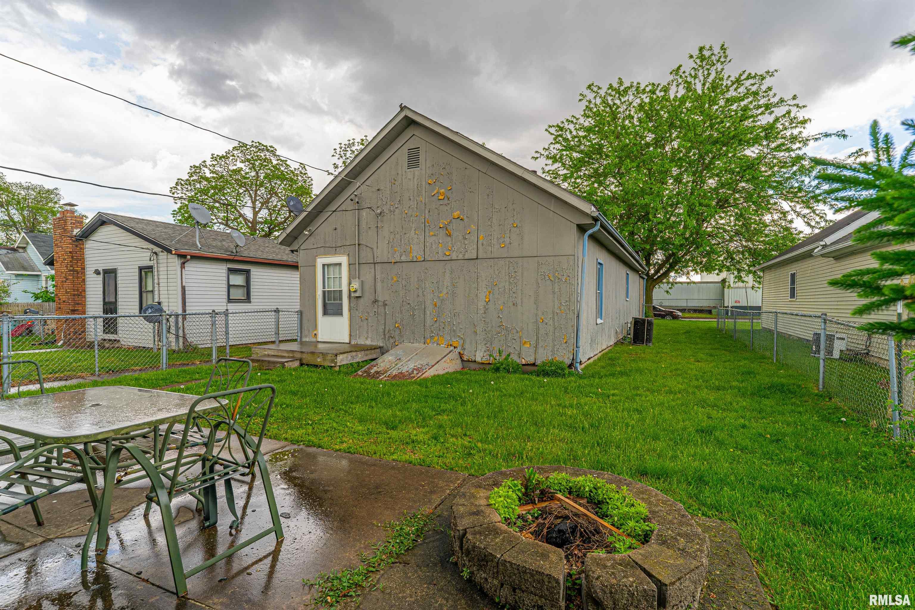 1203 N Logan Street, Lincoln, Illinois image 24