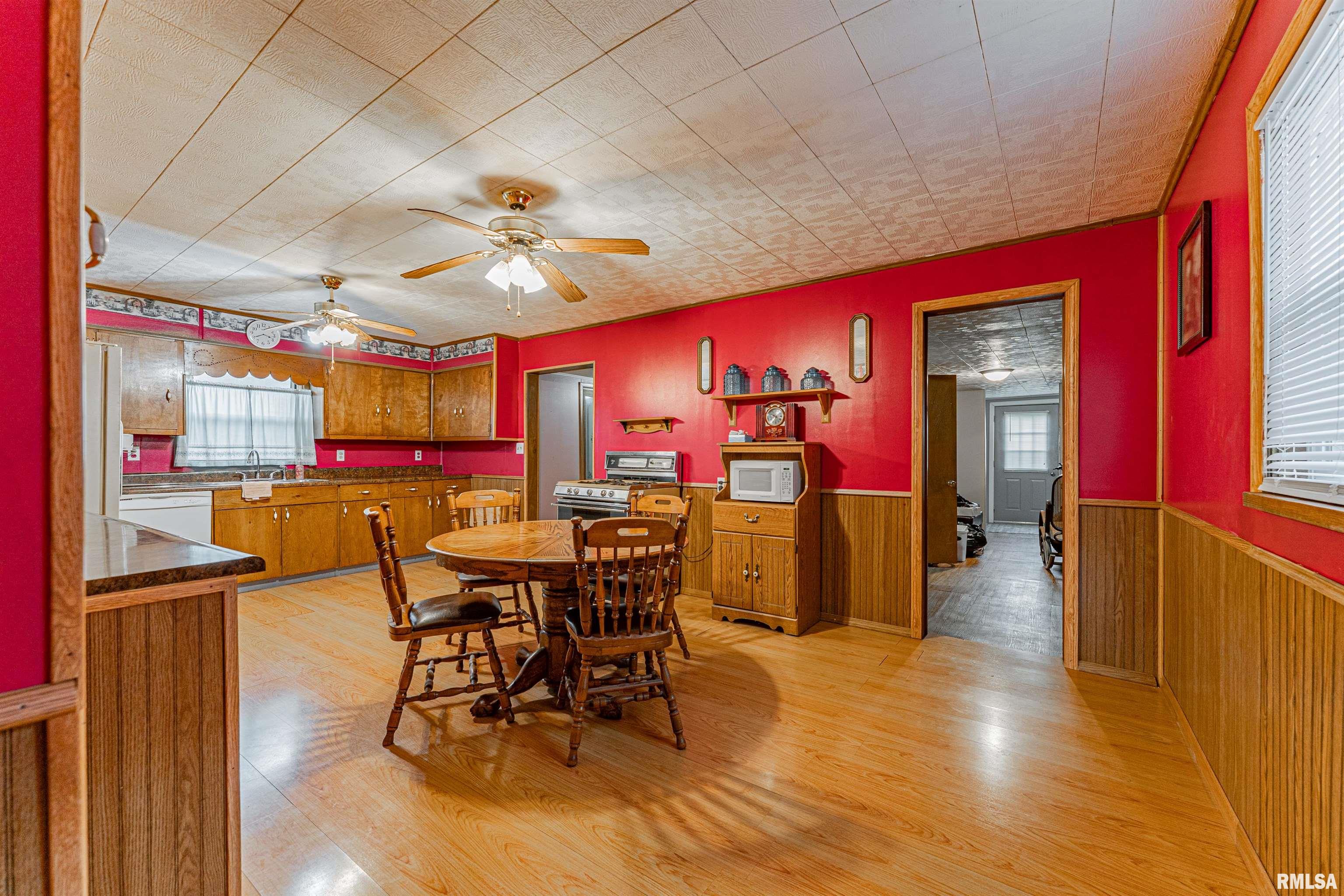 1203 N Logan Street, Lincoln, Illinois image 9