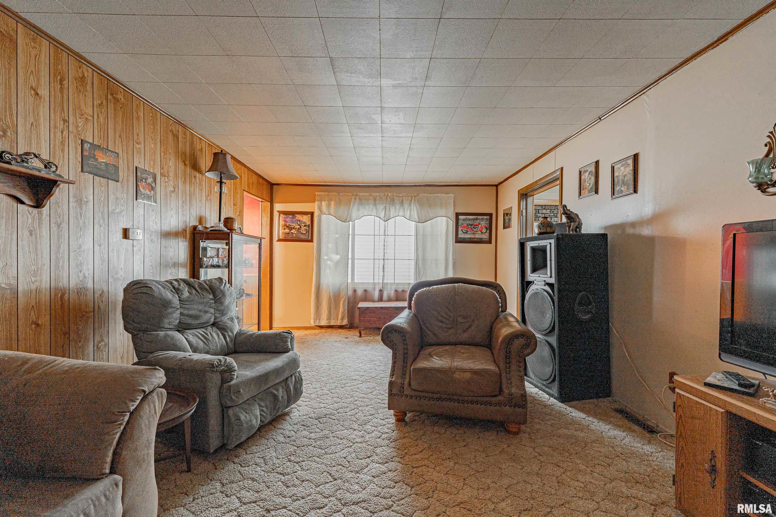 1203 N Logan Street, Lincoln, Illinois image 8