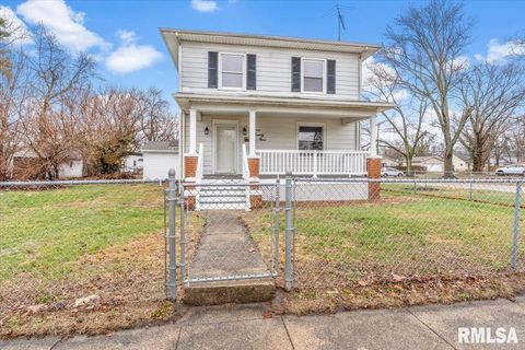 Homes For Sale - 1529 E Edwards Street<br/> Springfield, IL 62703