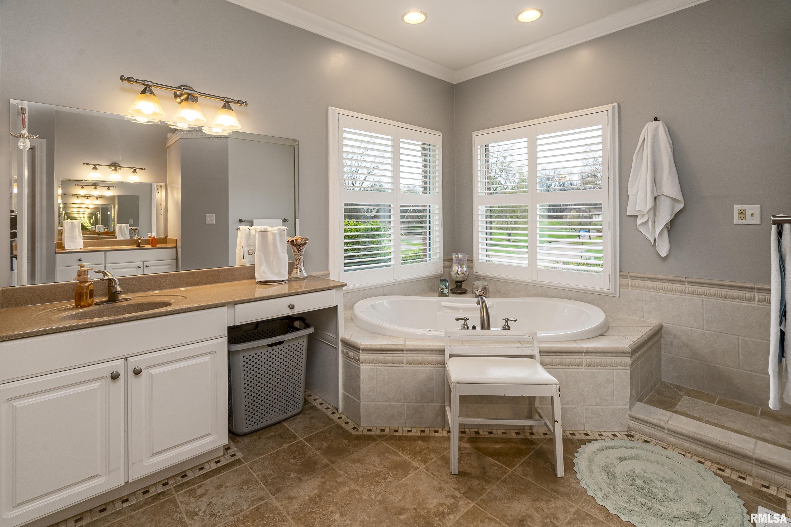 1303 Collins Lane, Marion, Illinois image 25
