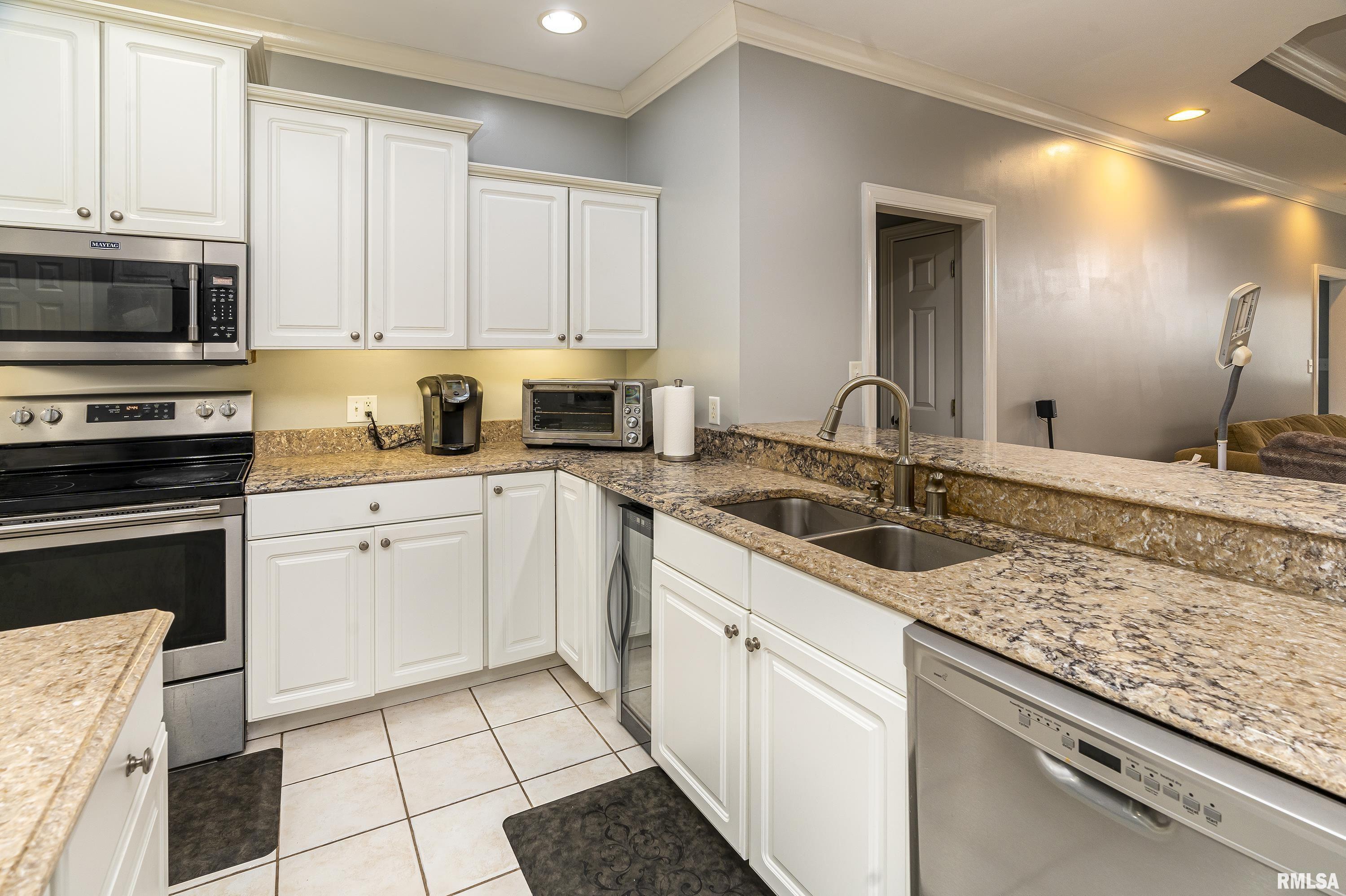 1303 Collins Lane, Marion, Illinois image 15