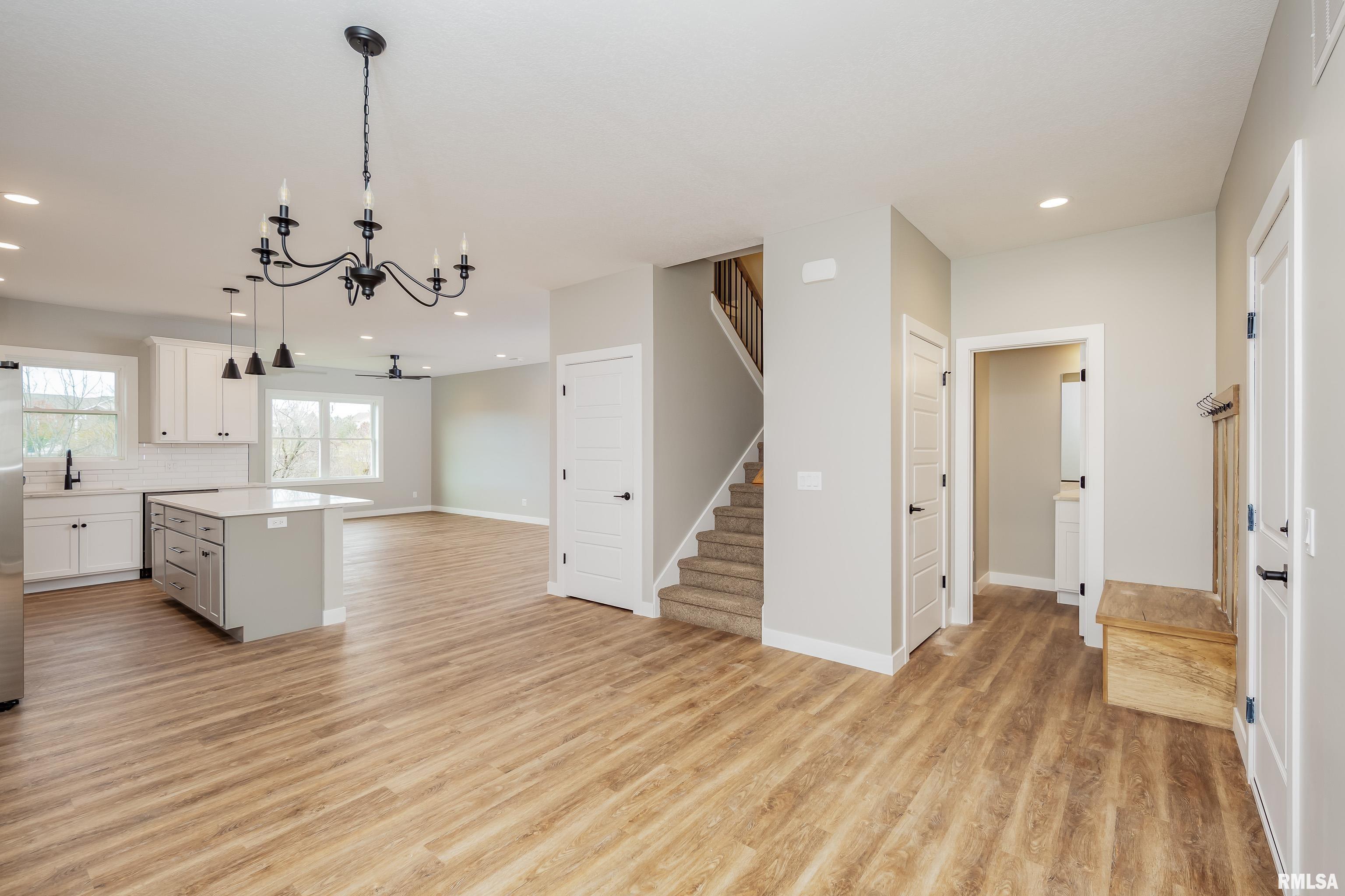 5204 Pandit Drive, Bettendorf, Iowa image 2