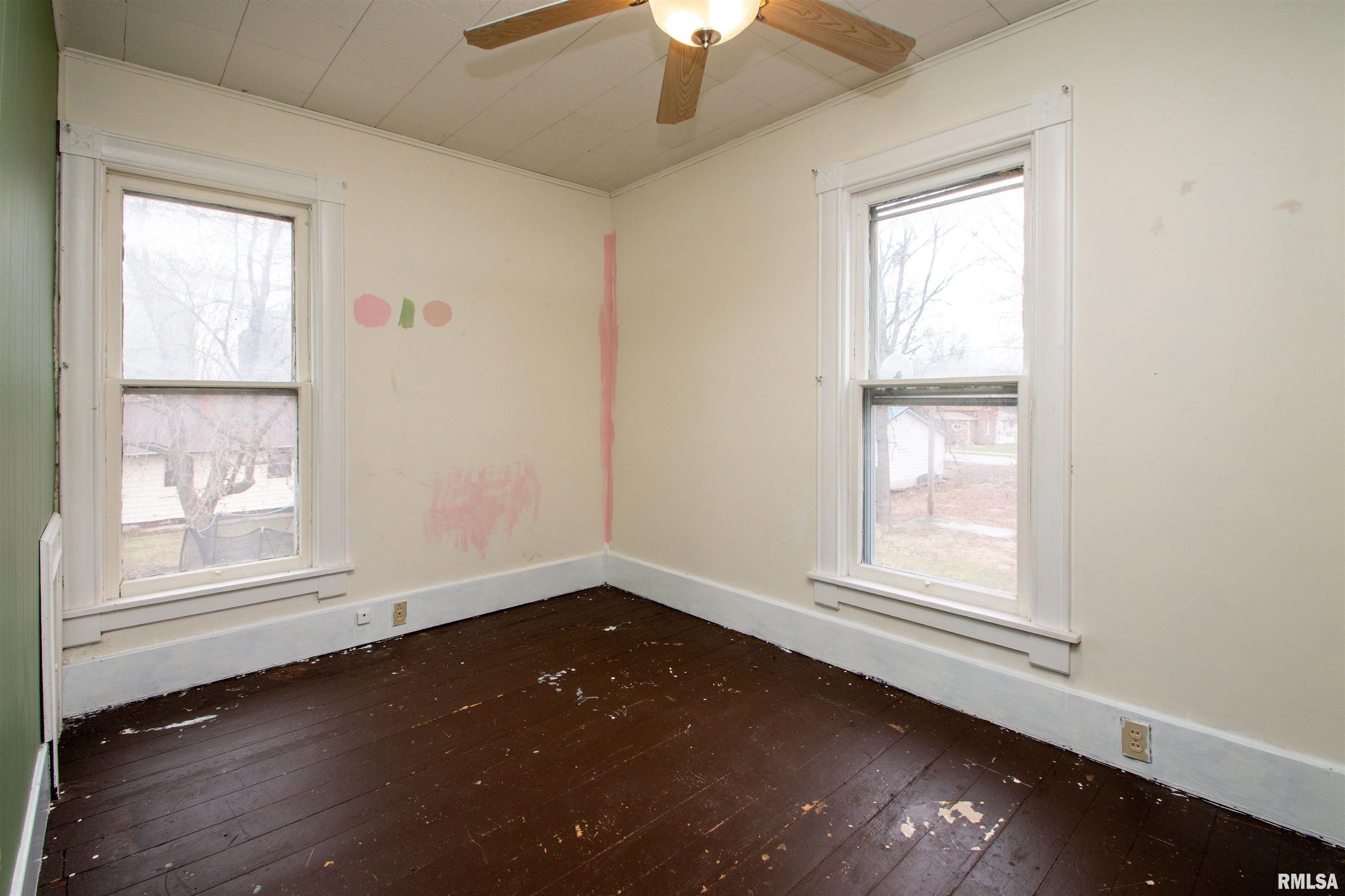 313 W Thomas Street, Toulon, Illinois image 22
