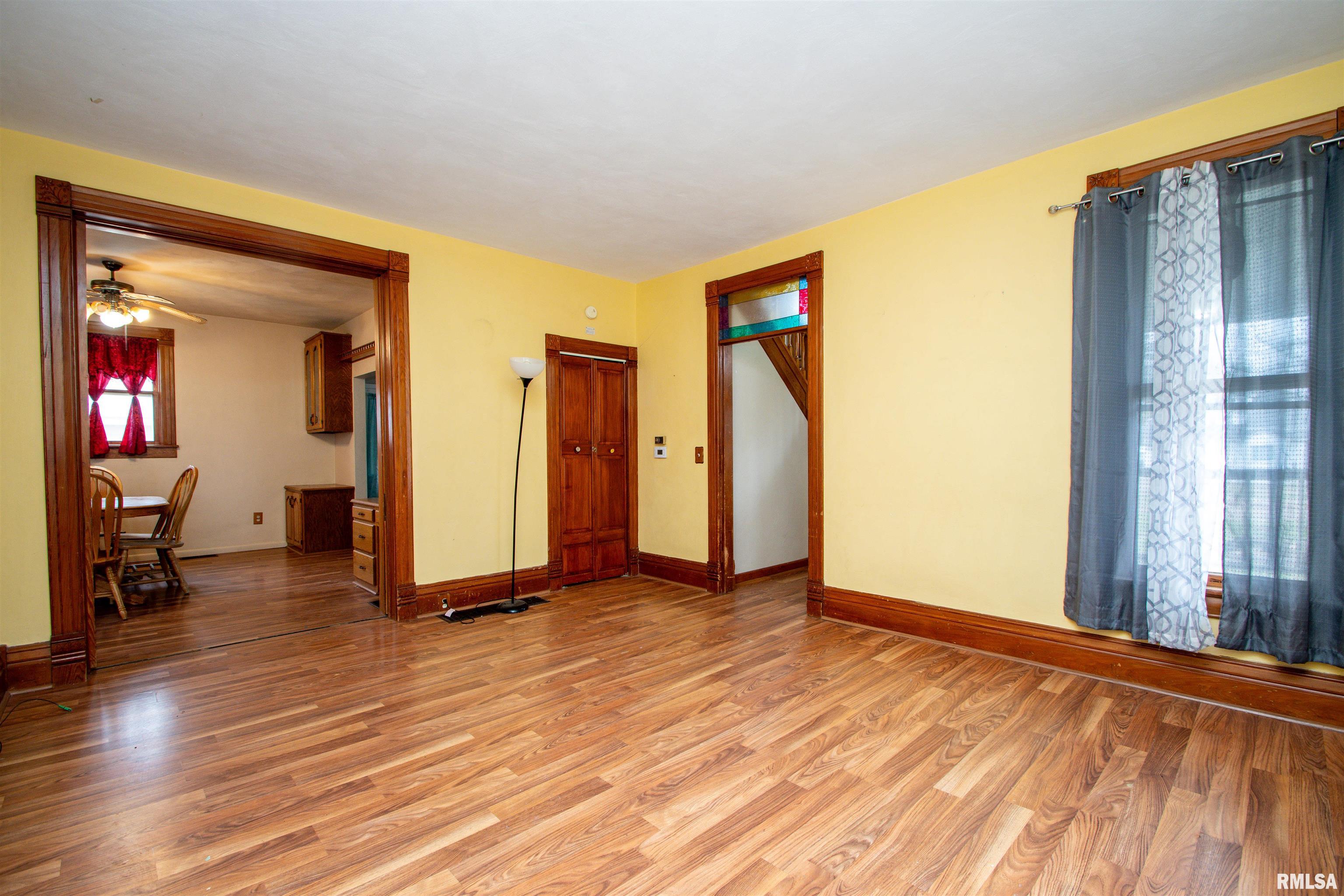 313 W Thomas Street, Toulon, Illinois image 9
