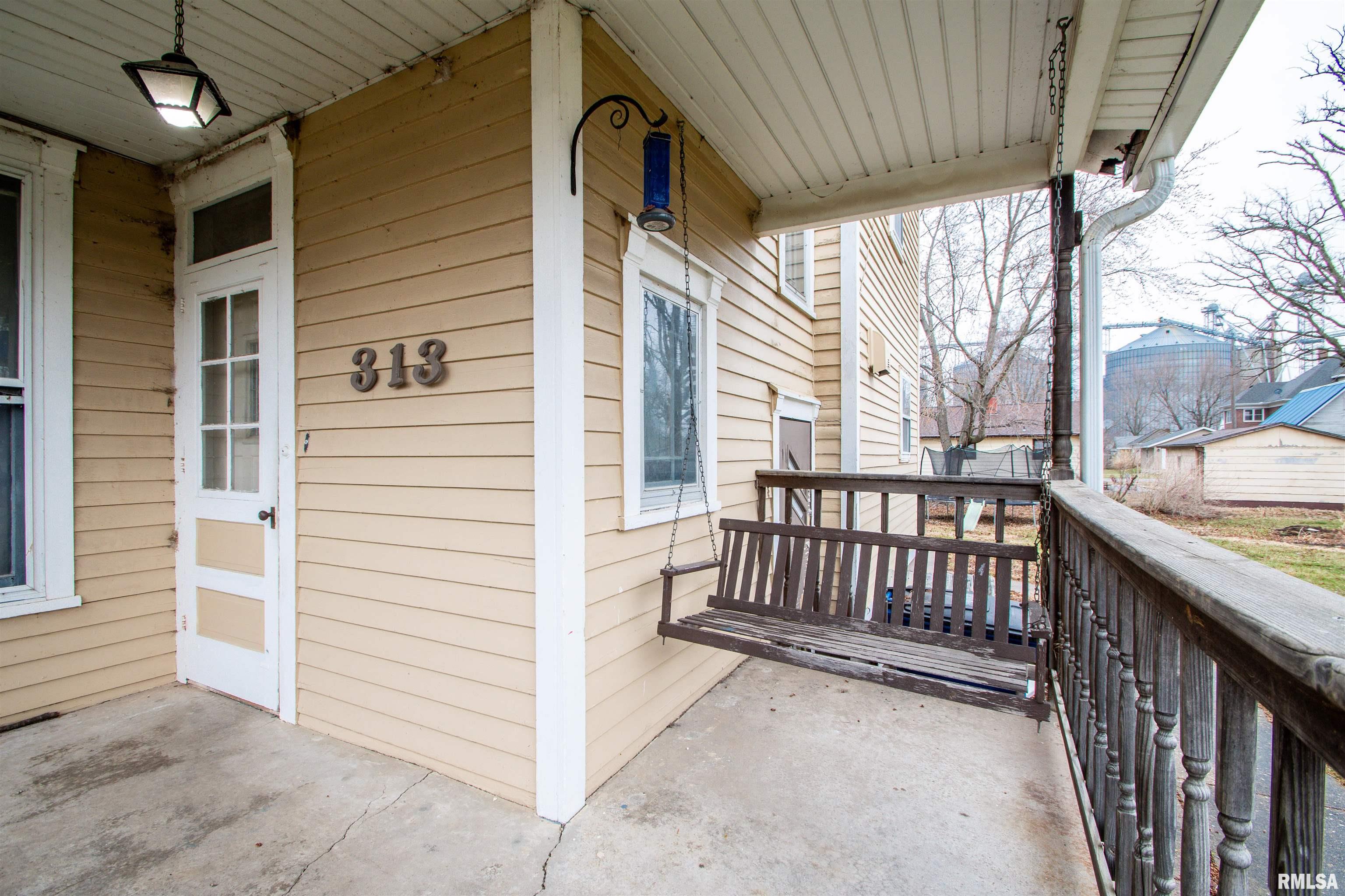 313 W Thomas Street, Toulon, Illinois image 3
