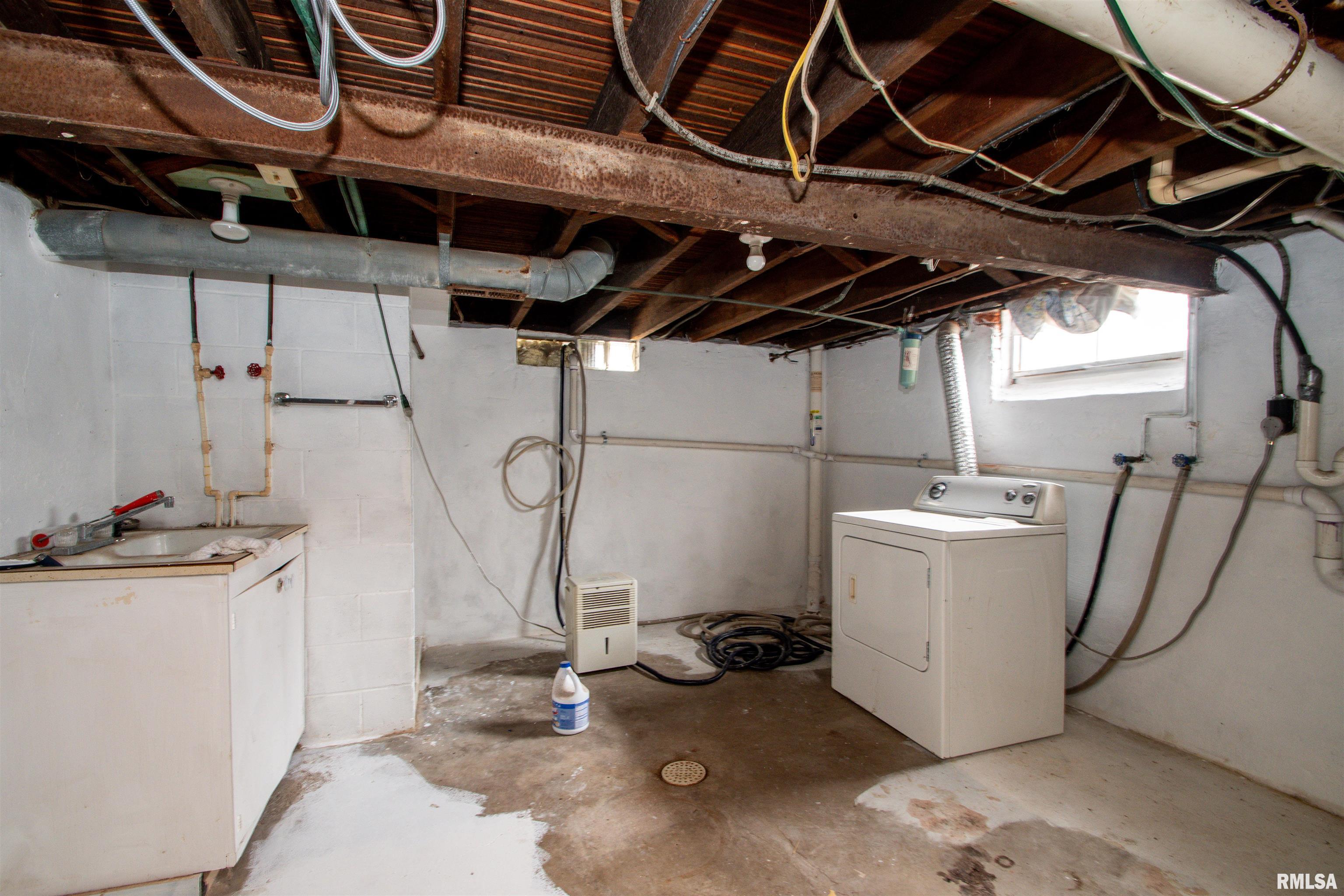 313 W Thomas Street, Toulon, Illinois image 32