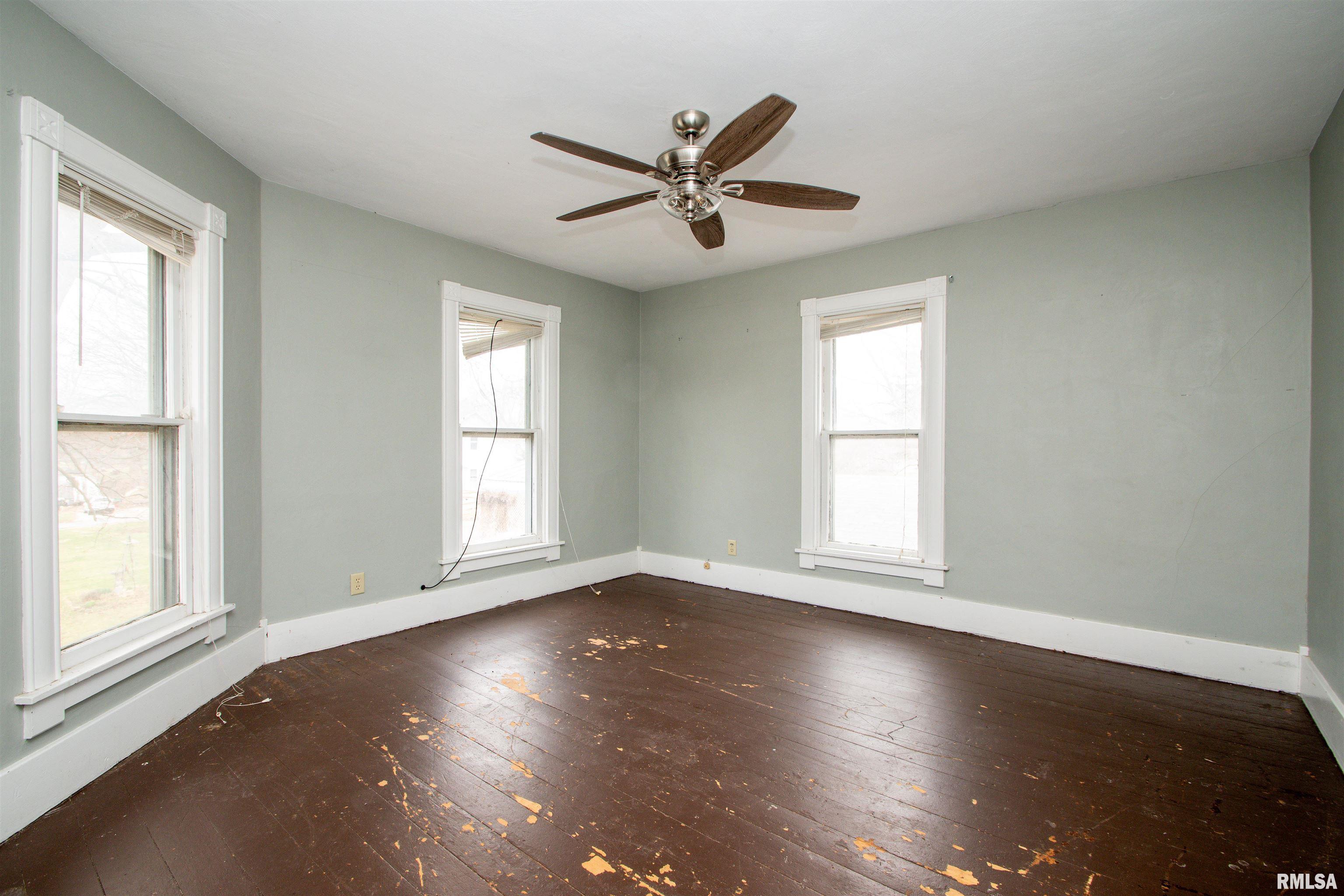 313 W Thomas Street, Toulon, Illinois image 29