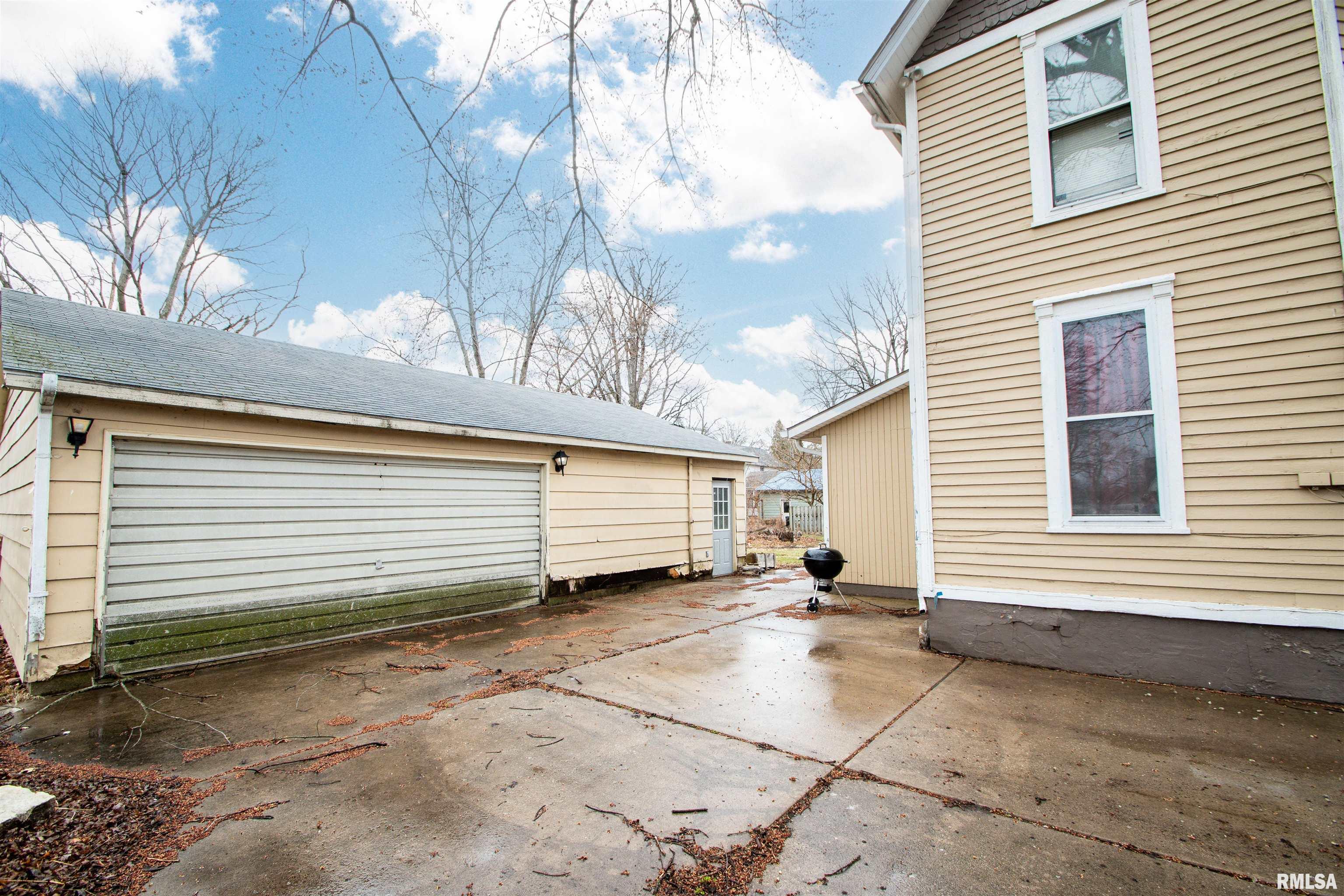 313 W Thomas Street, Toulon, Illinois image 35