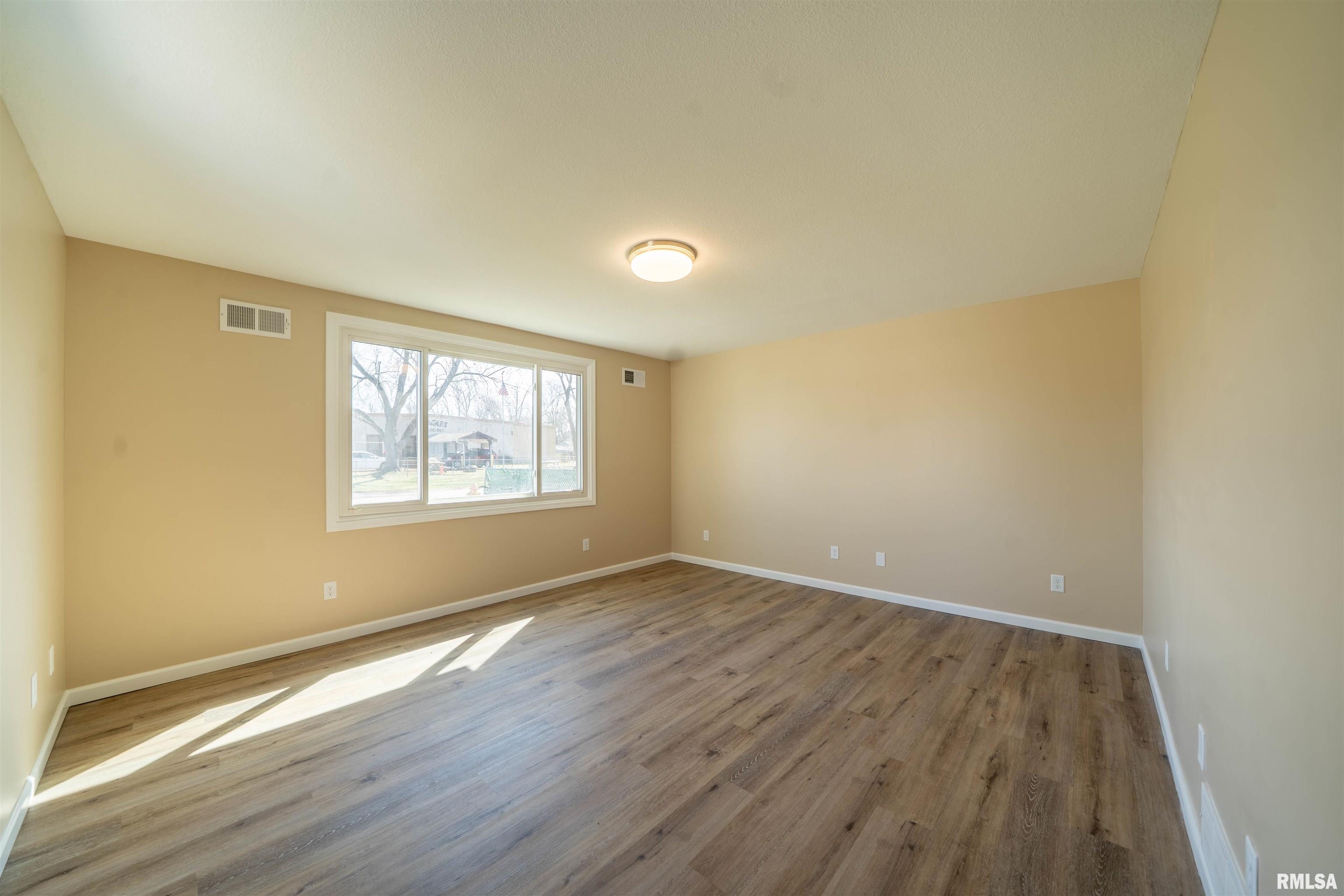 1707 S East Lane, Peoria, Illinois image 4