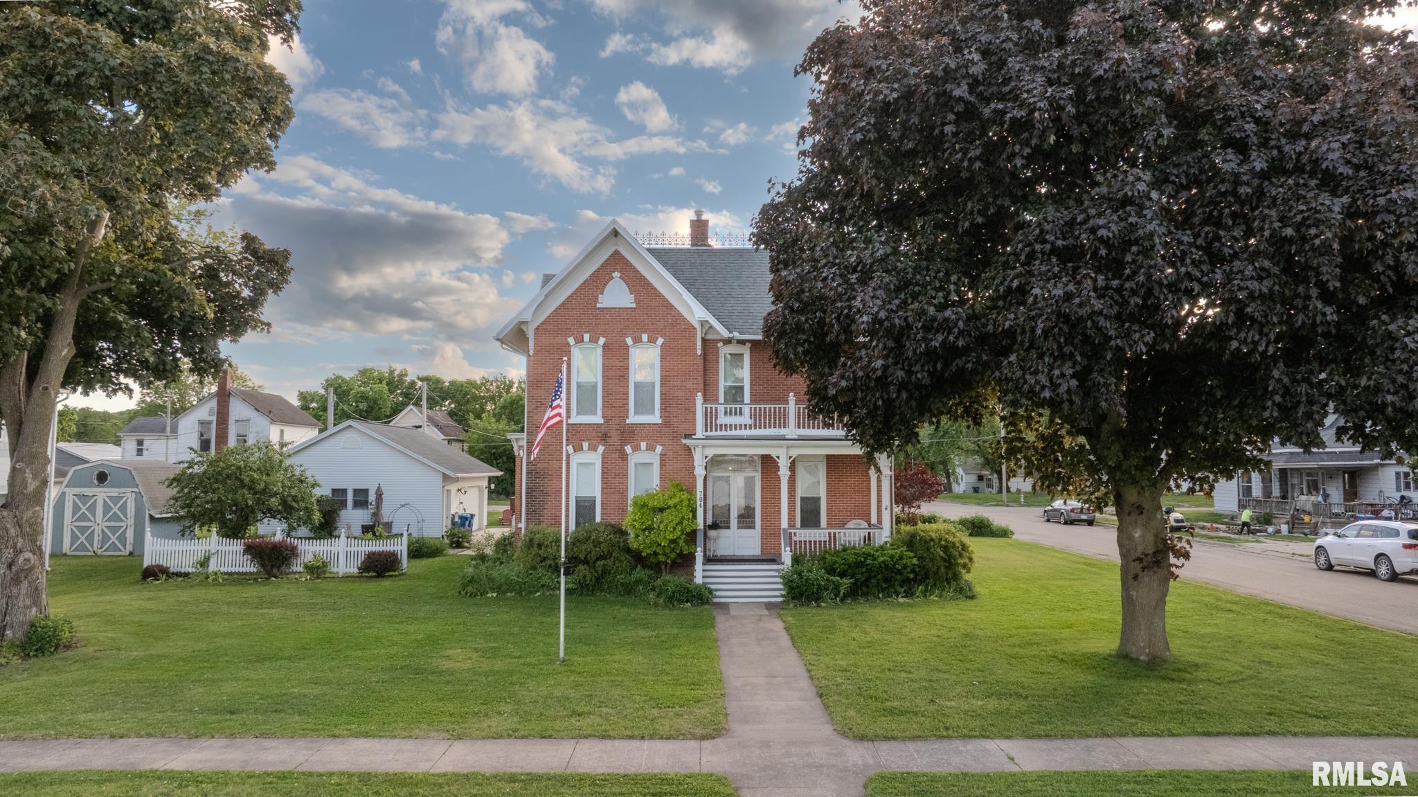 704 River Street, Sabula, Iowa image 1