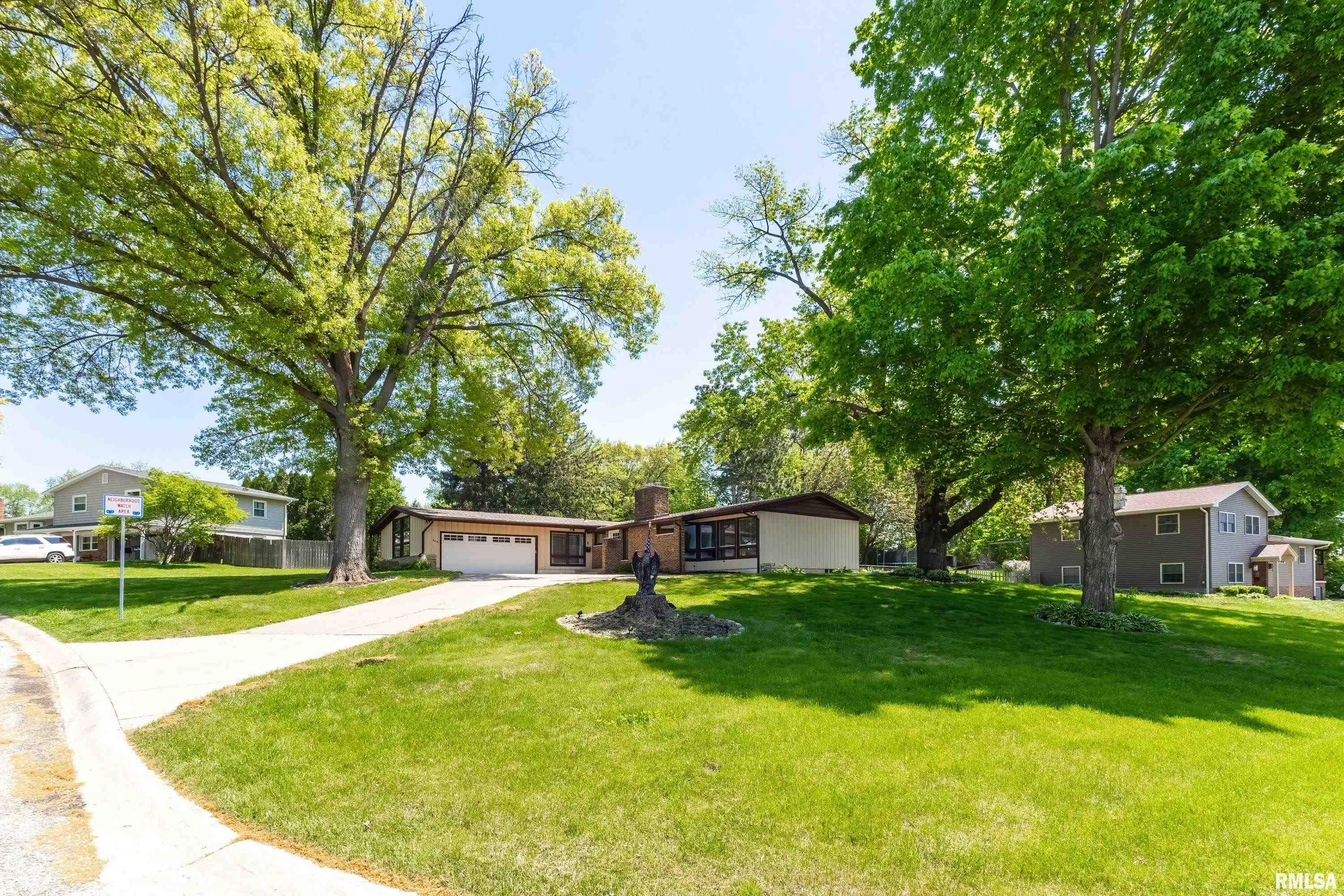 2515 Harmony Drive, Bettendorf, Iowa image 2