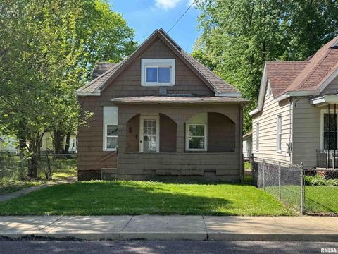 Photo of 711 VINE Street, Peoria, IL 61603 (MLS # PA1265898)