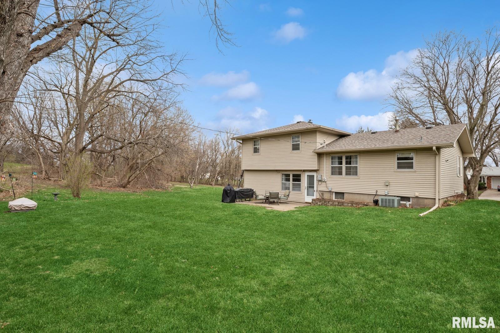 1608 Rockwood Court, Clinton, Iowa image 25