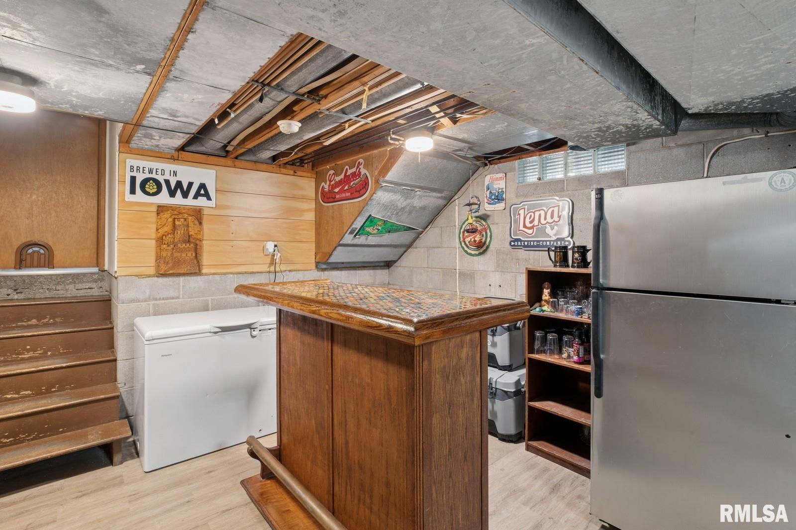 1608 Rockwood Court, Clinton, Iowa image 23