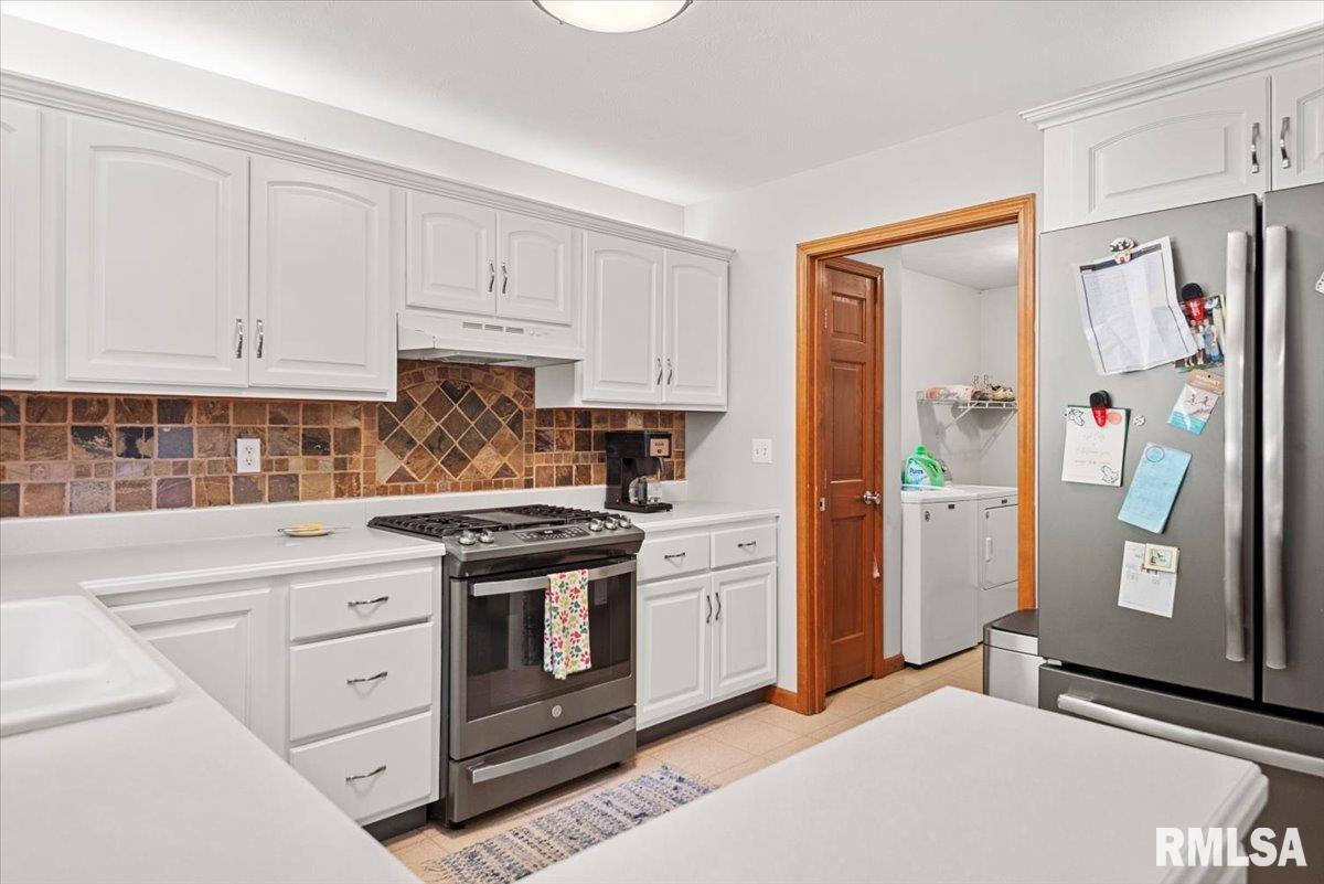 308 Linden Lane, Williamsville, Illinois image 14
