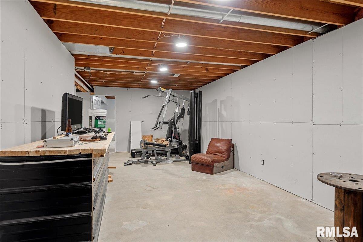 308 Linden Lane, Williamsville, Illinois image 34