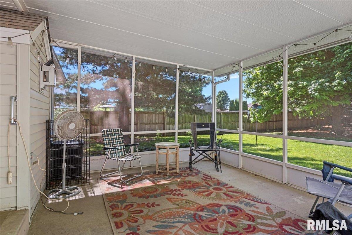 308 Linden Lane, Williamsville, Illinois image 9