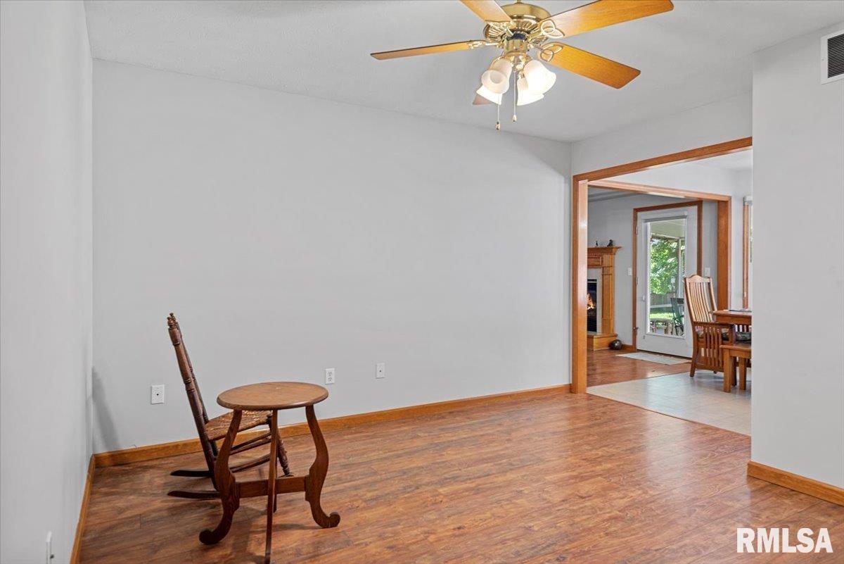 308 Linden Lane, Williamsville, Illinois image 20