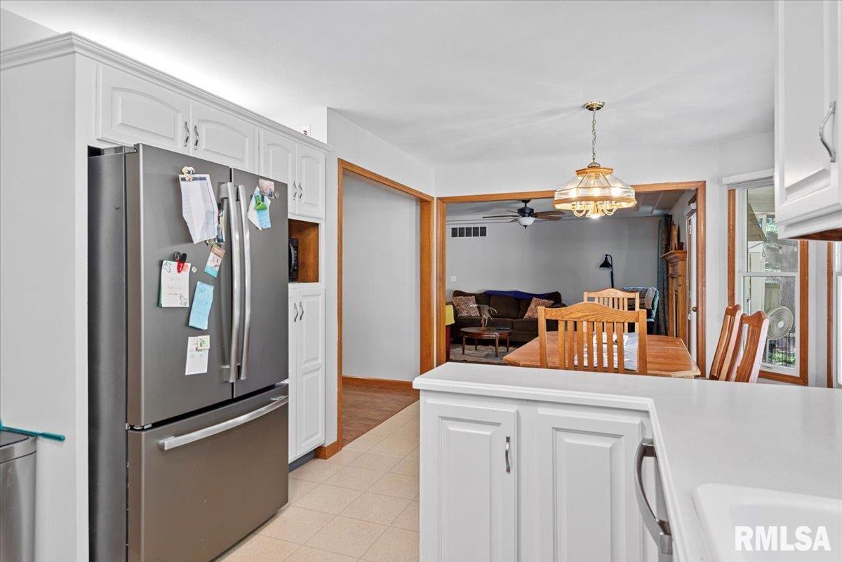 308 Linden Lane, Williamsville, Illinois image 15