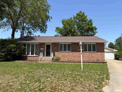 Homes For Sale - 2405 Eastview Drive<br/> Sangamon County, Springfield, IL 62702