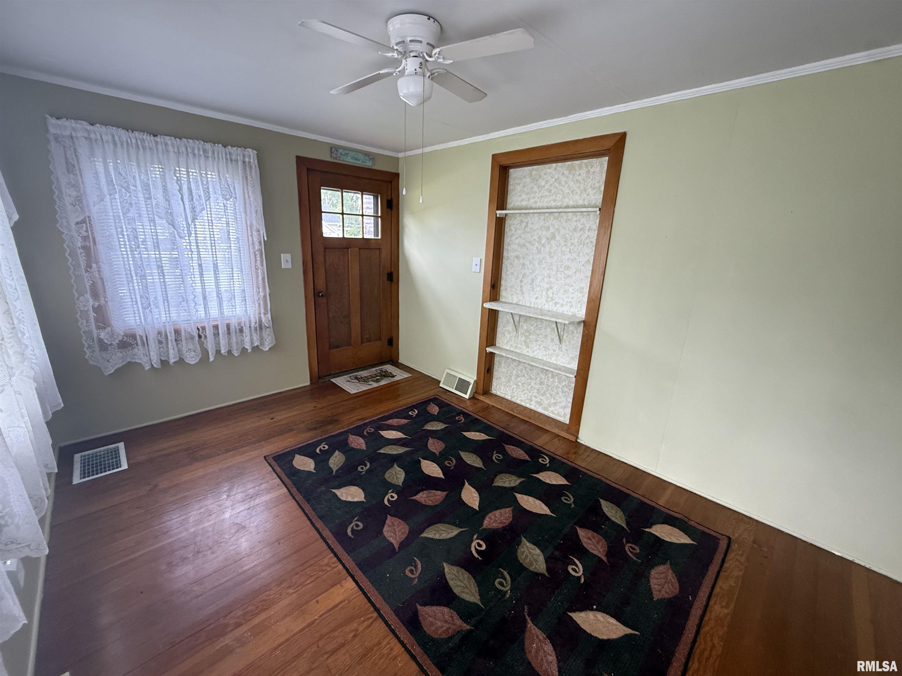 130 E Maple Street, Roseville, Illinois image 18