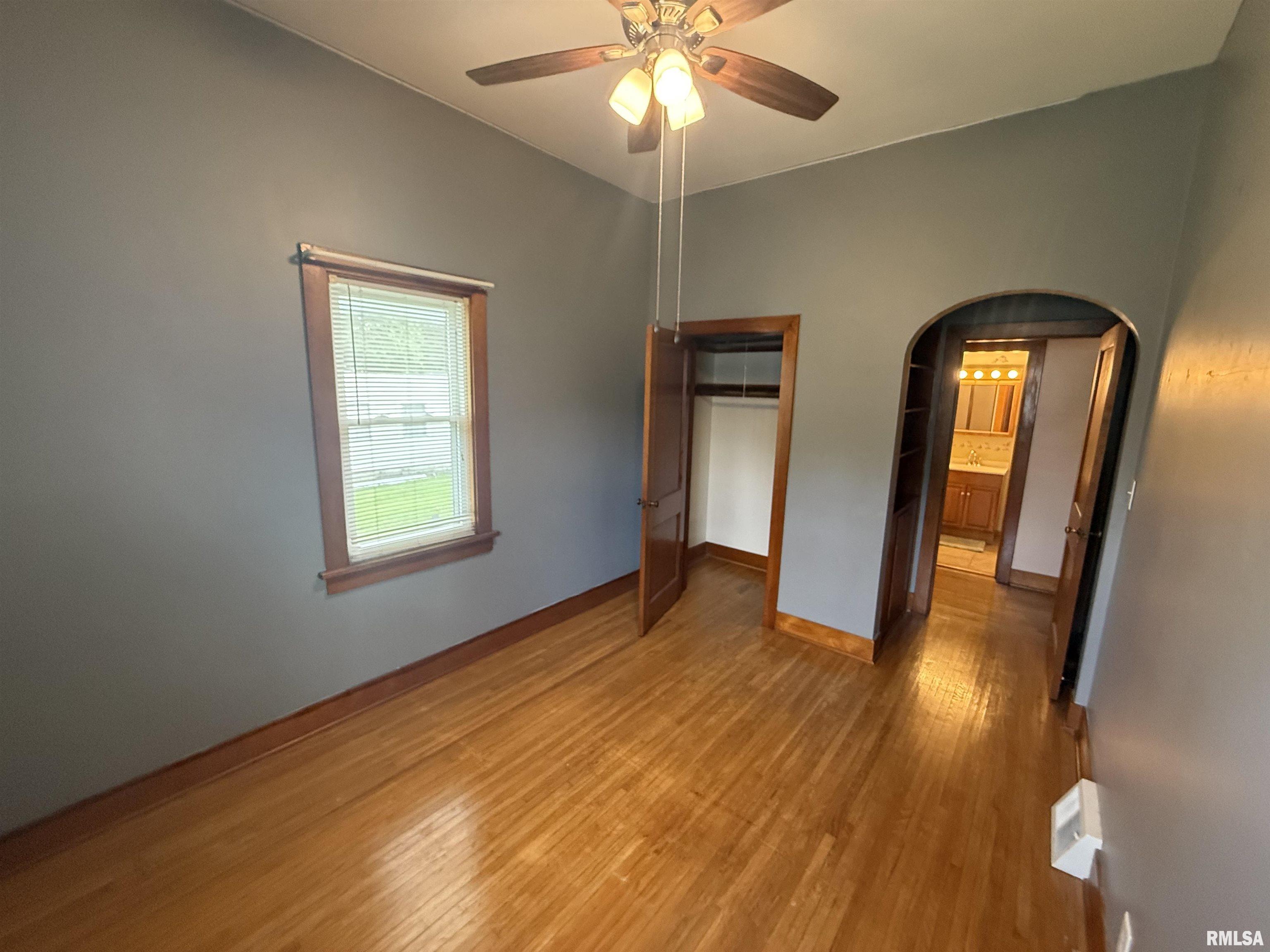 130 E Maple Street, Roseville, Illinois image 24