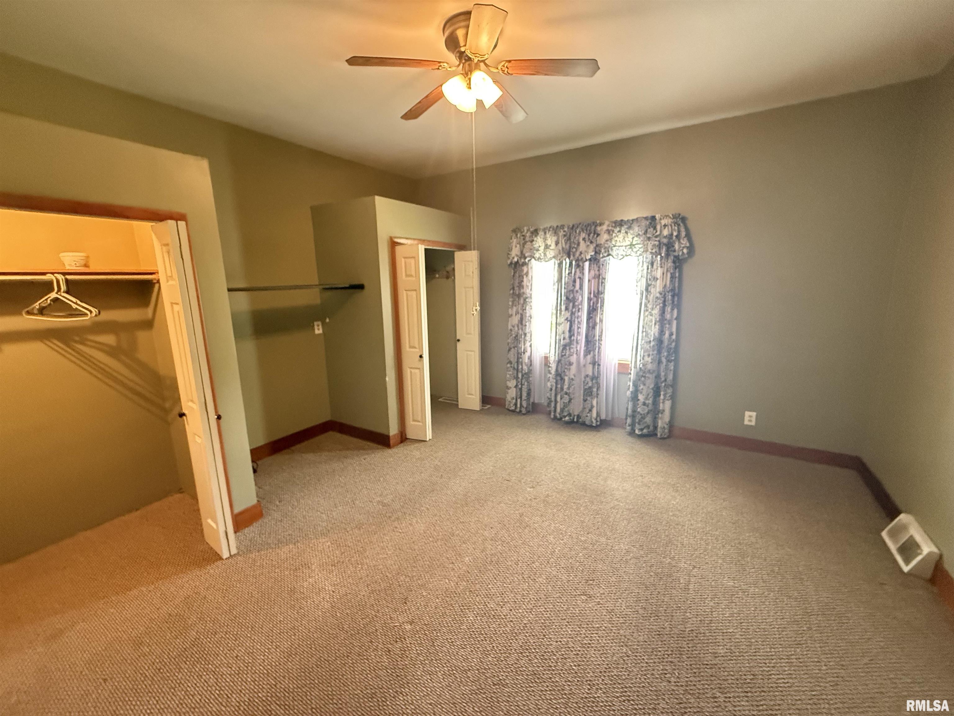 130 E Maple Street, Roseville, Illinois image 22