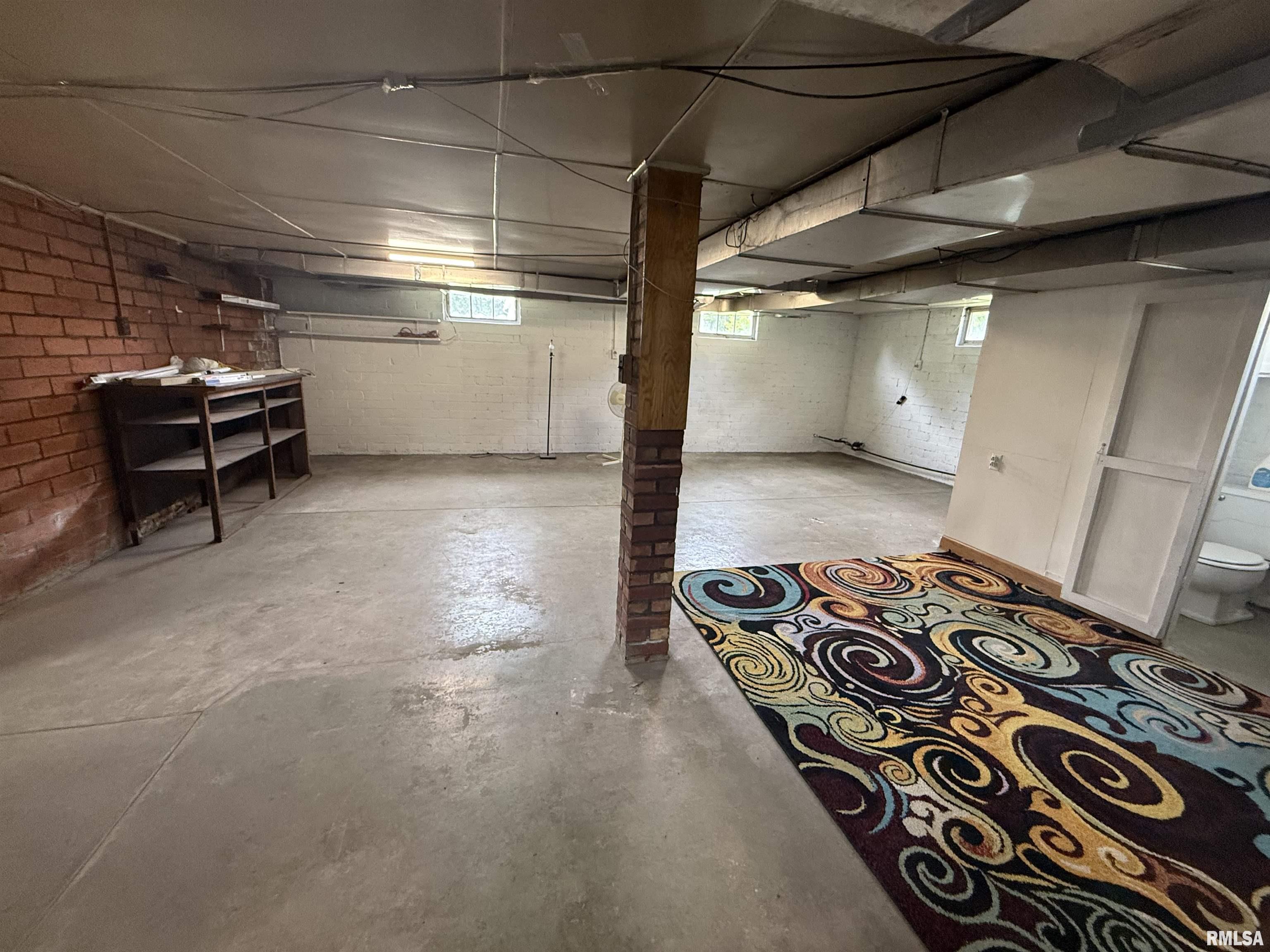 130 E Maple Street, Roseville, Illinois image 30