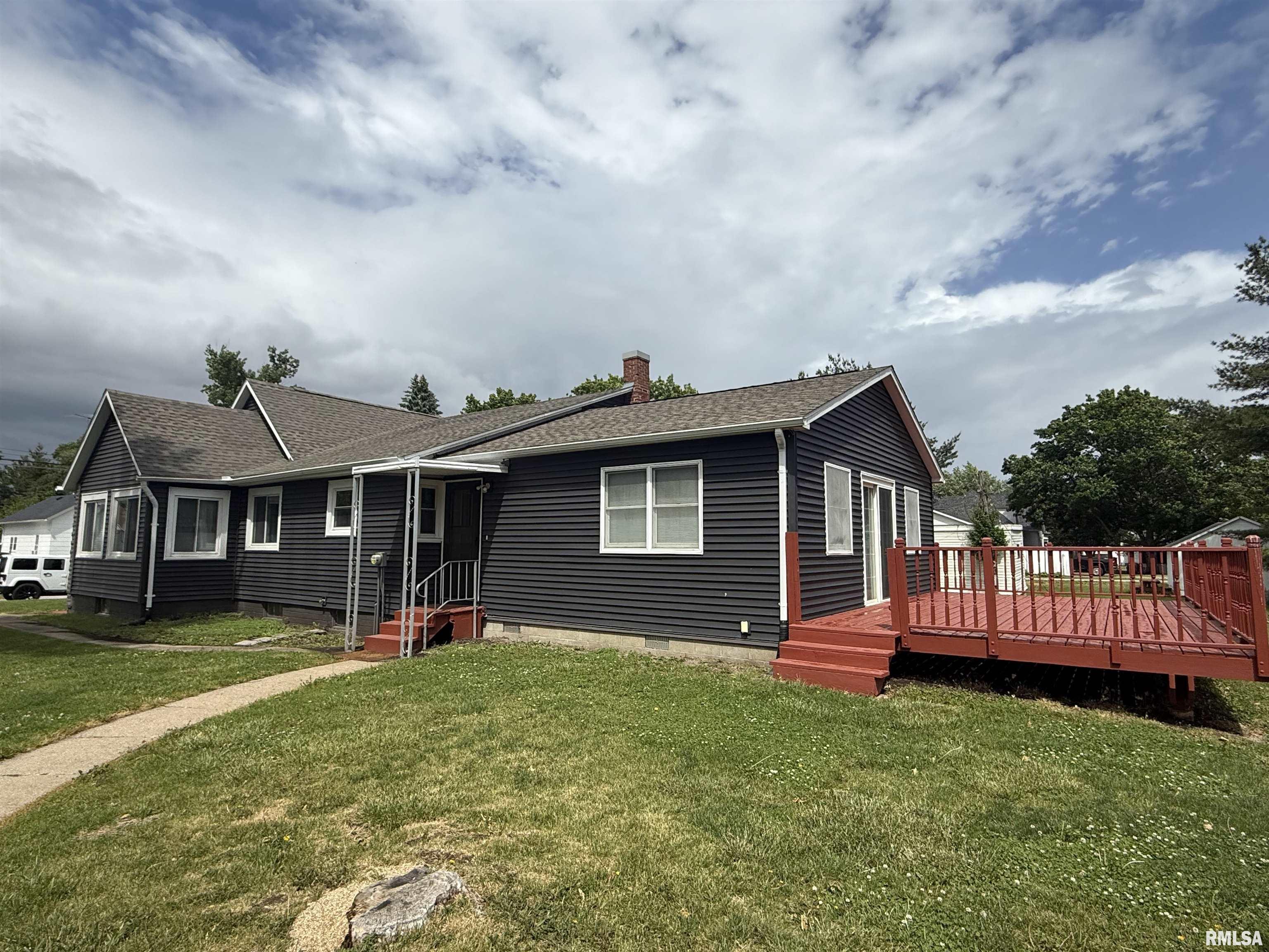 130 E Maple Street, Roseville, Illinois image 35