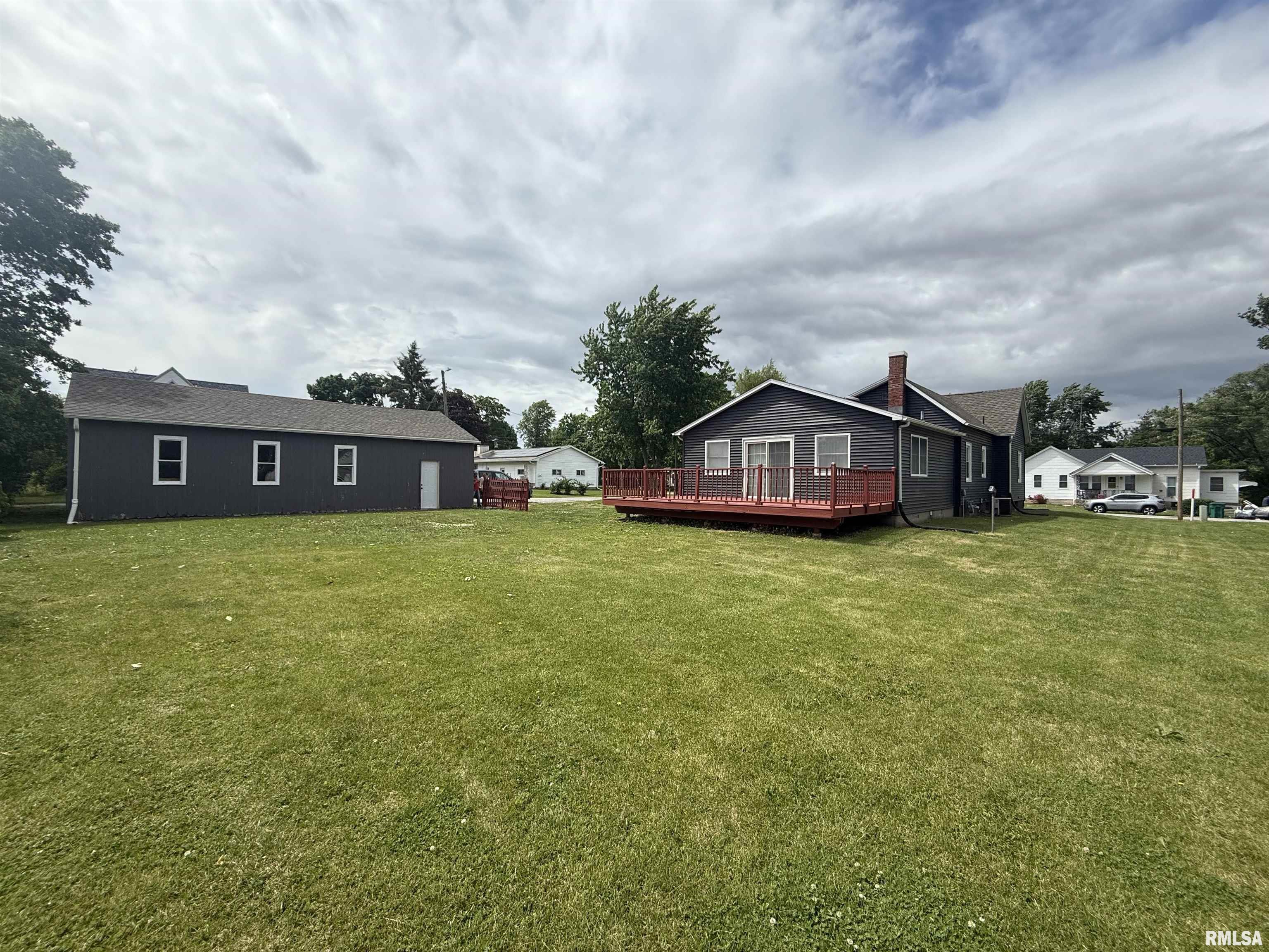 130 E Maple Street, Roseville, Illinois image 37