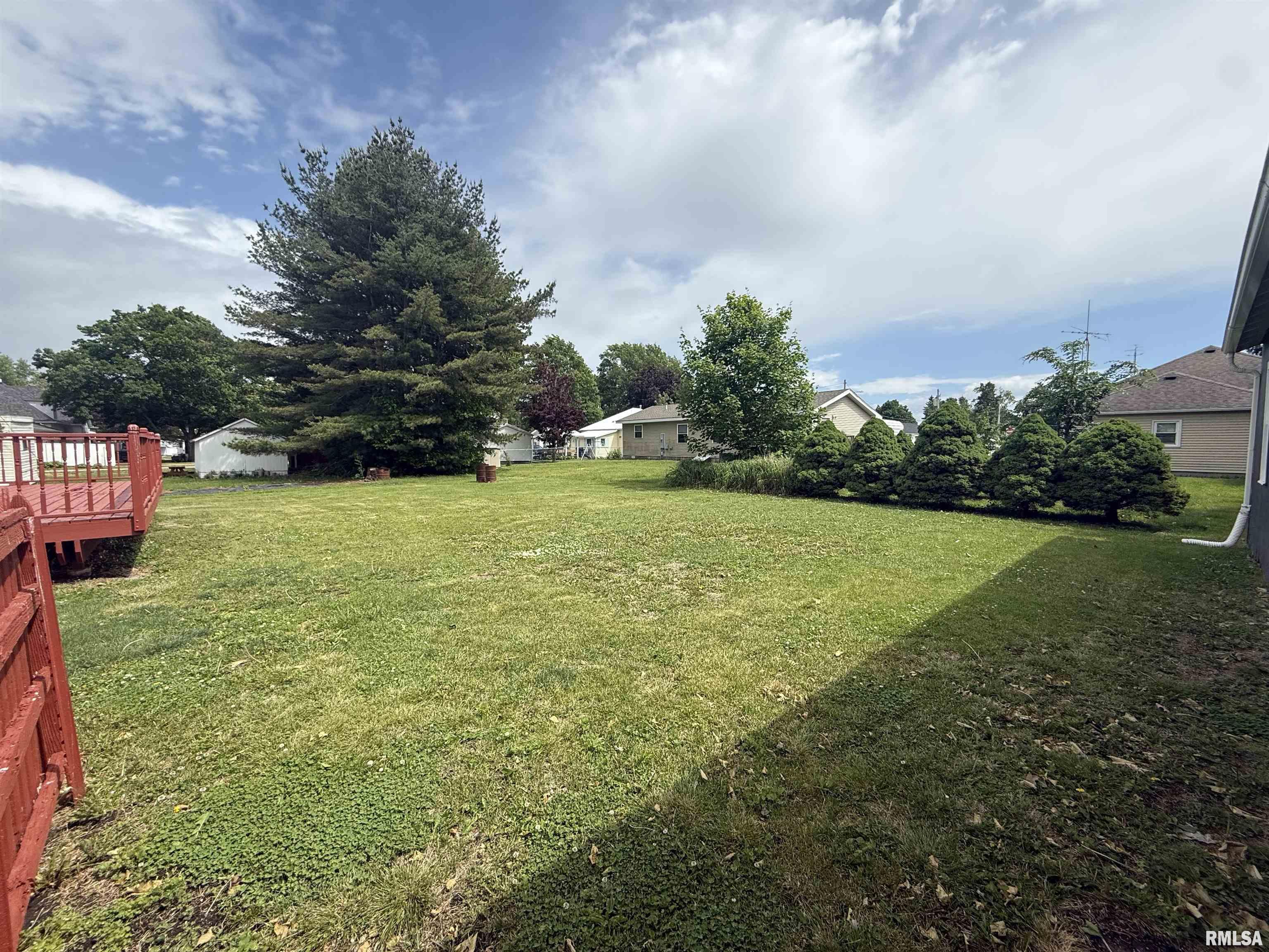 130 E Maple Street, Roseville, Illinois image 42