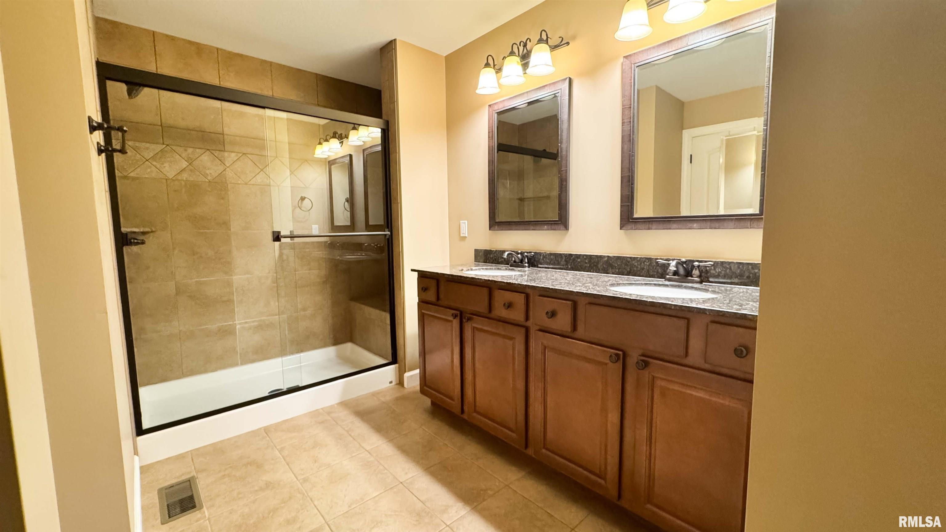 10821 N Dorset Street, Peoria, Illinois image 21