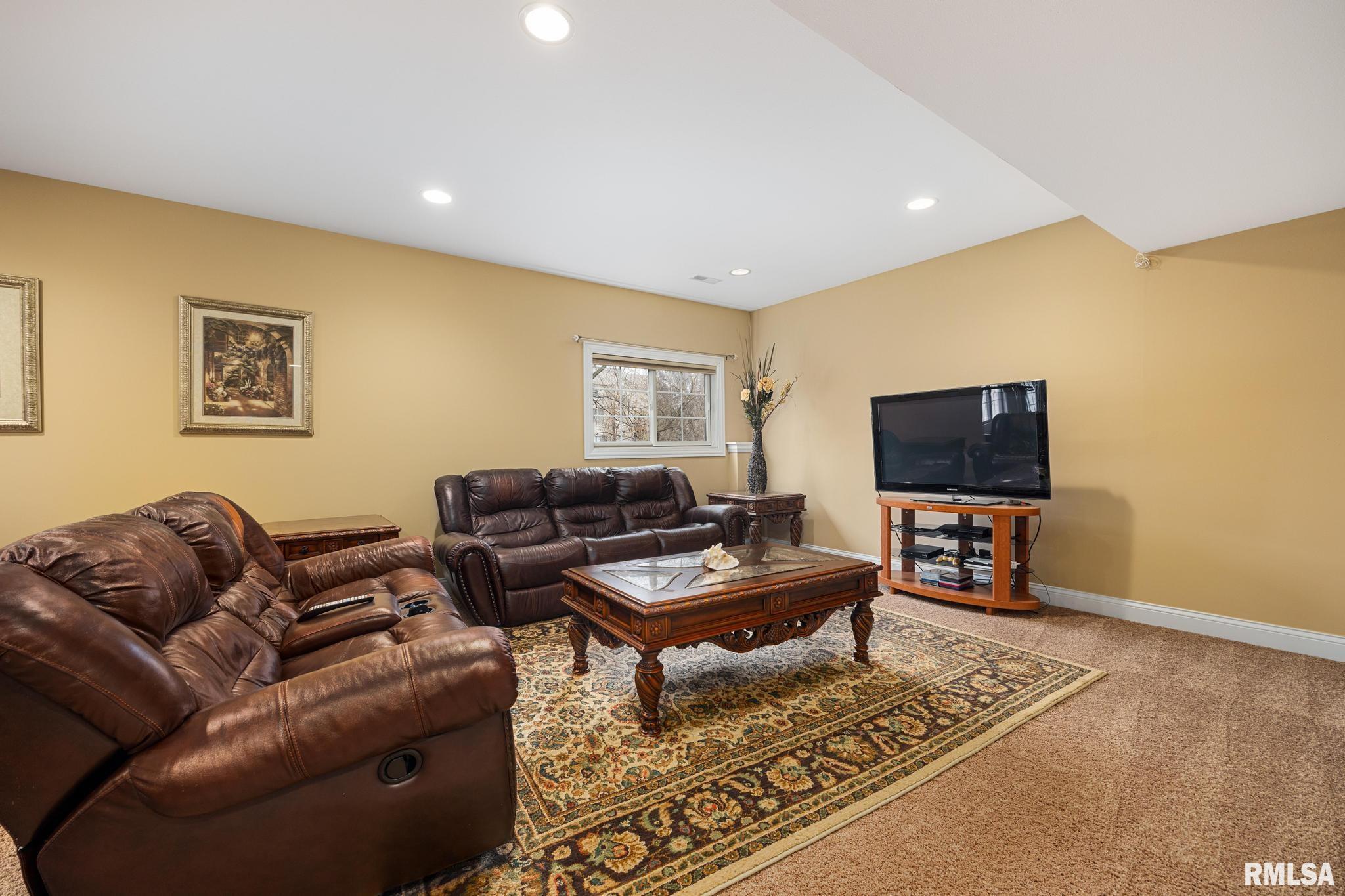 11032 N Hunters Trail Court, Dunlap, Illinois image 34