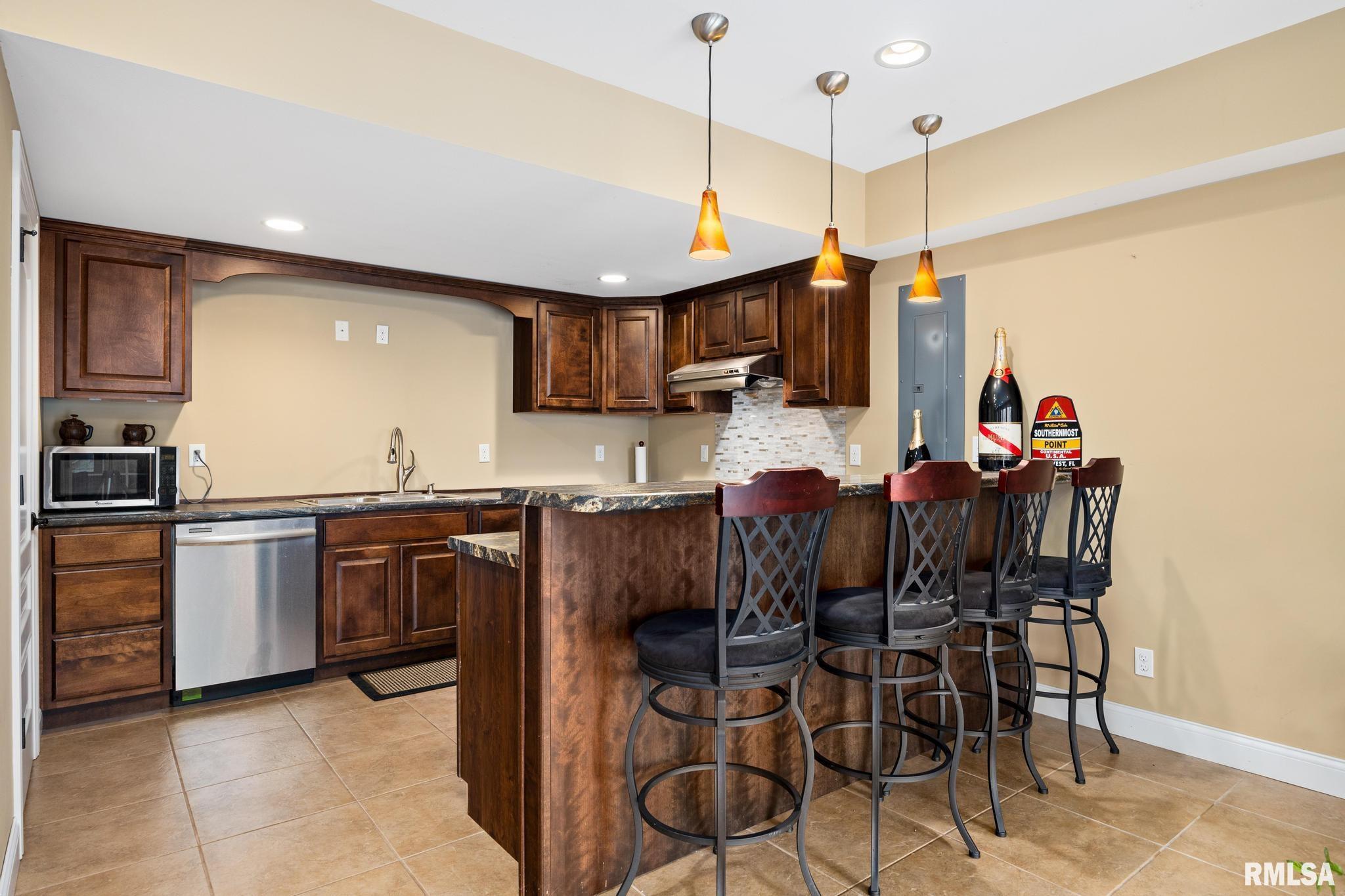 11032 N Hunters Trail Court, Dunlap, Illinois image 37