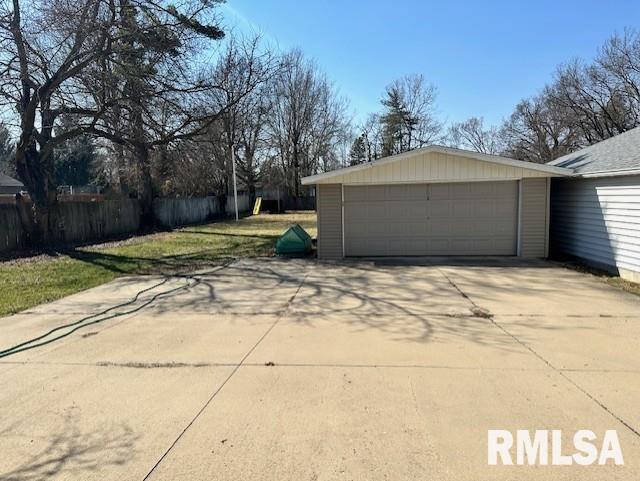265 N Webster Avenue, Jacksonville, Illinois image 28
