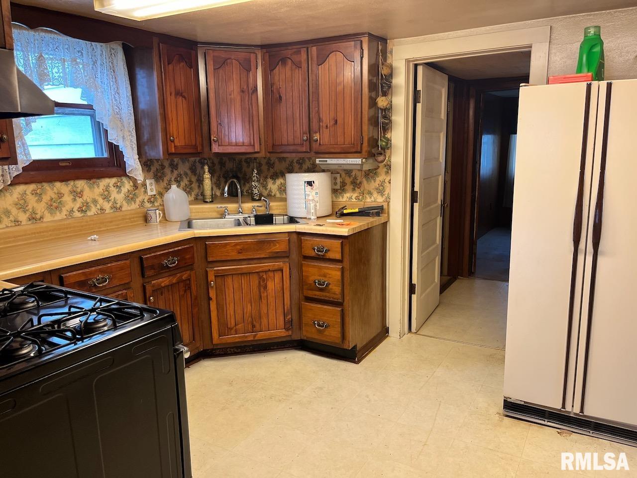 705 W Arch Street, Mason City, Illinois image 3