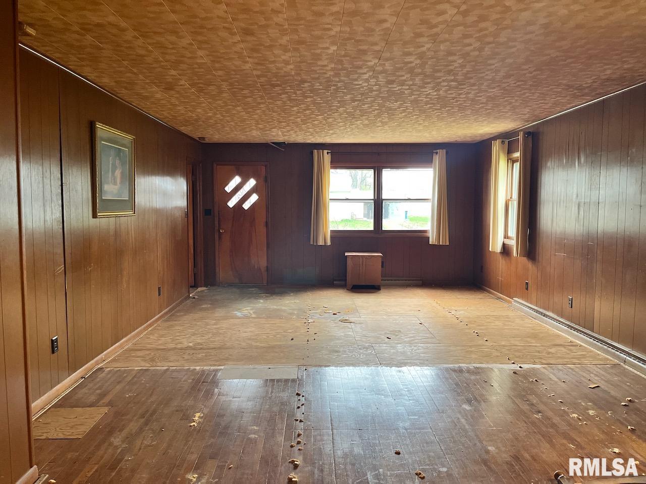 705 W Arch Street, Mason City, Illinois image 2