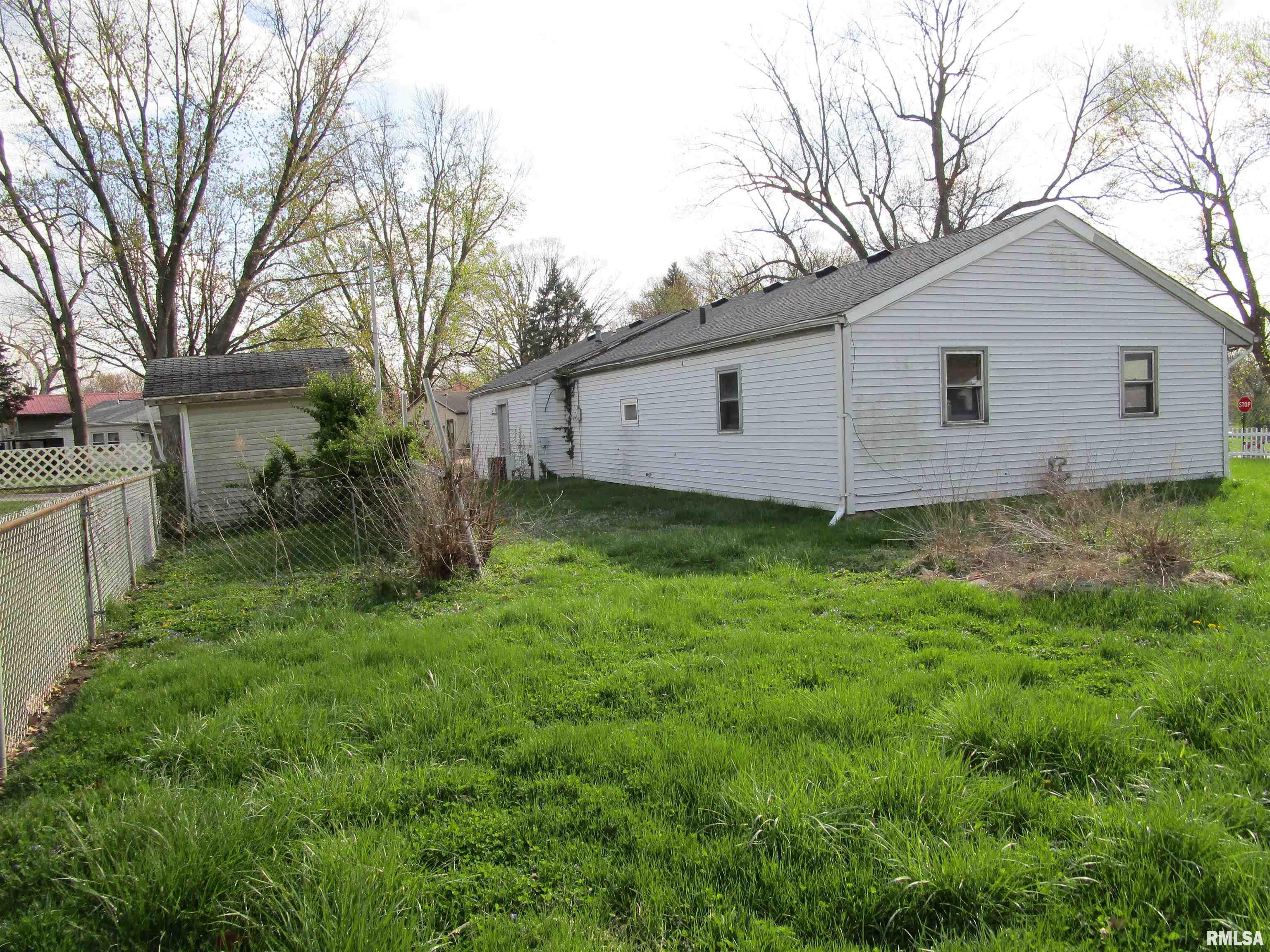 35 Bunn Drive, Springfield, Illinois image 38