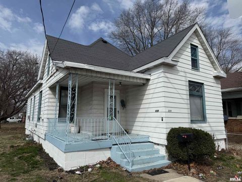 Homes For Sale - 2129 N Wisconsin Avenue<br/> Peoria County, Peoria, IL 61603