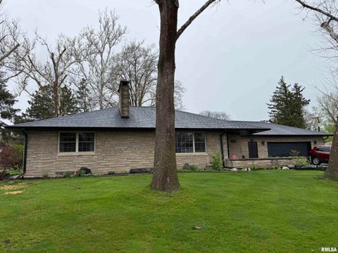 Photo of 329 W RIDGEMONT Road, Peoria, IL 61614 (MLS # PA1265648)