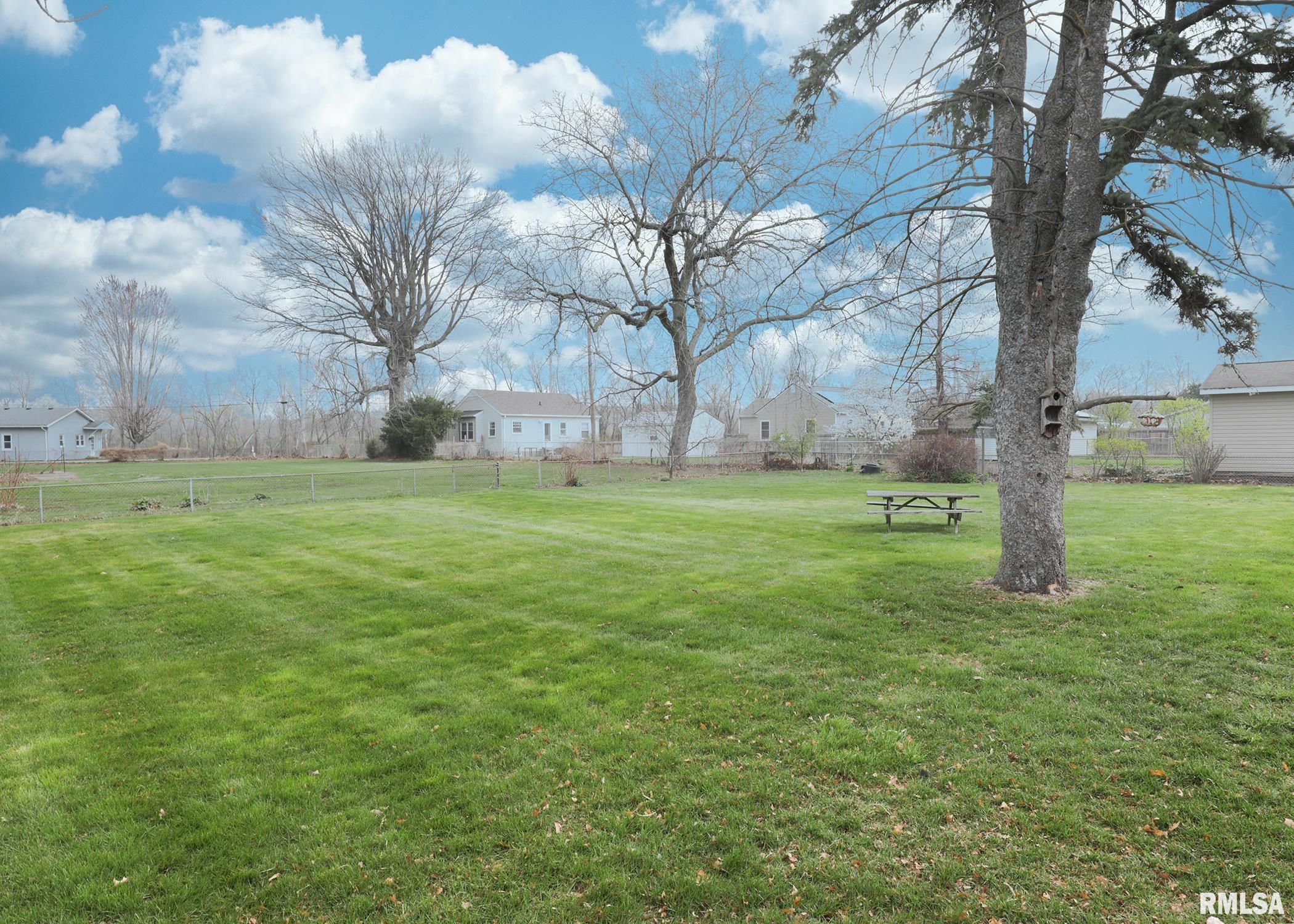 1607 65th Avenue West, Rock Island, Illinois image 29